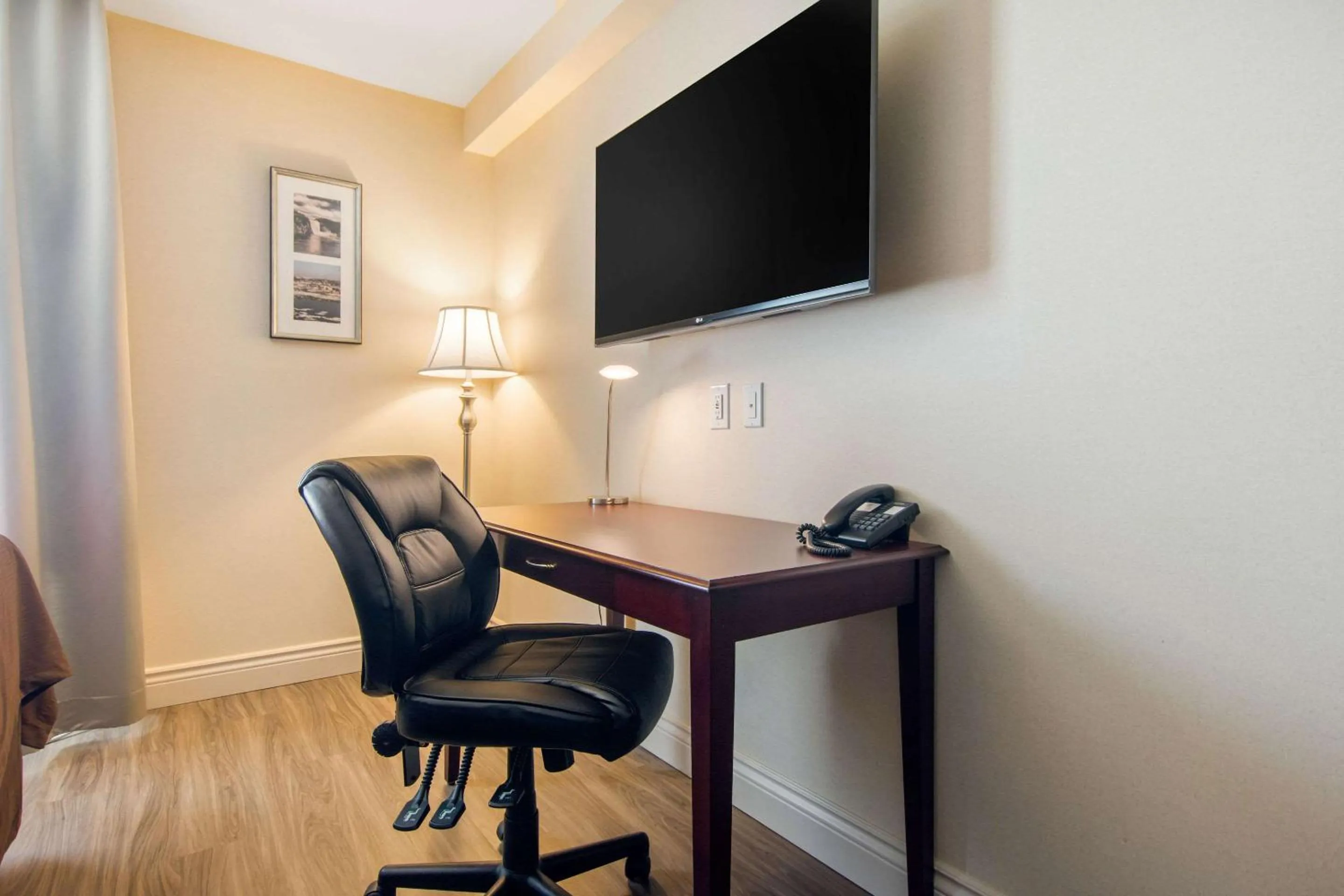 Photo of the whole room in Comfort Inn & Suites