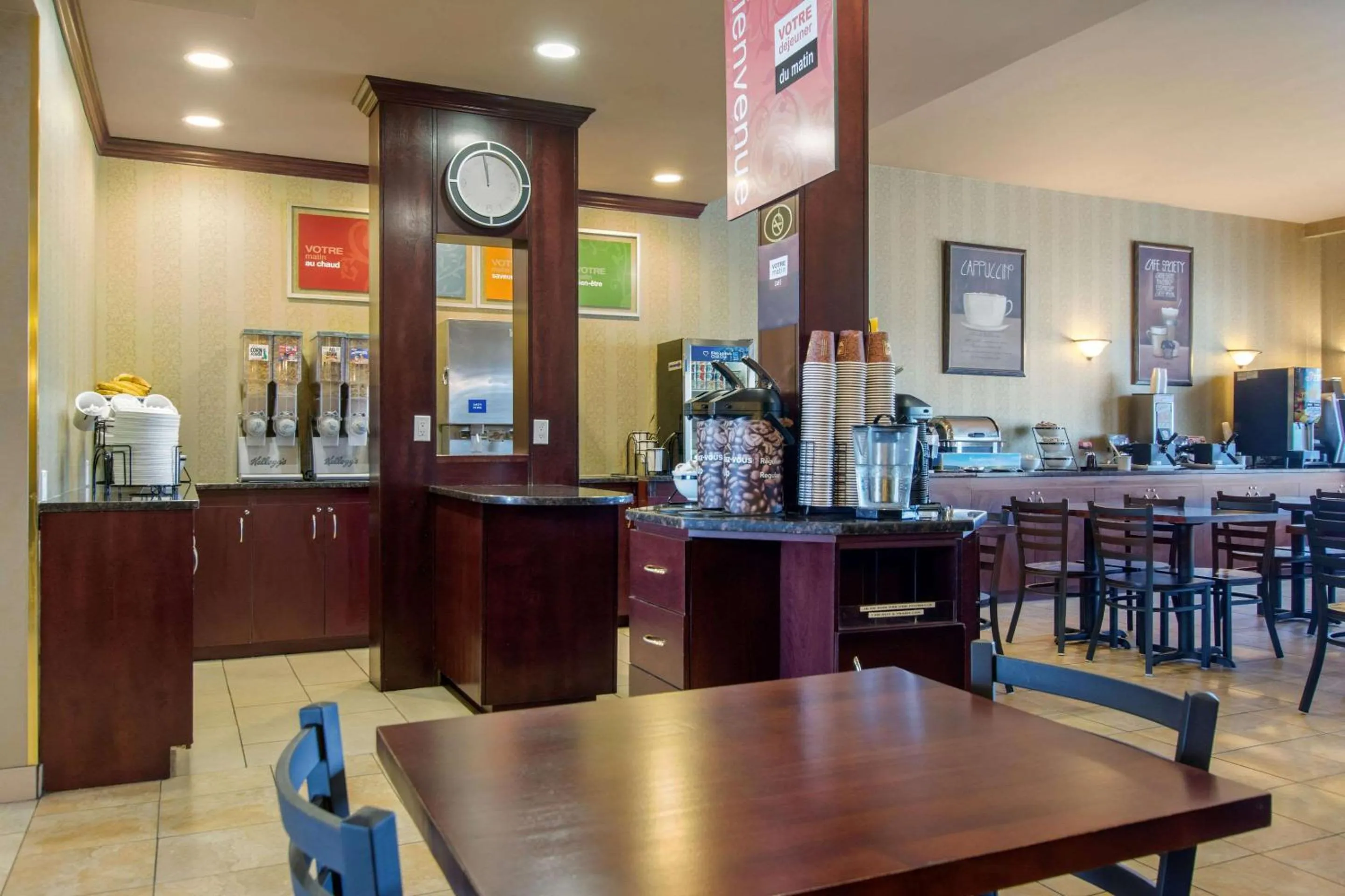 Restaurant/places to eat in Comfort Inn & Suites
