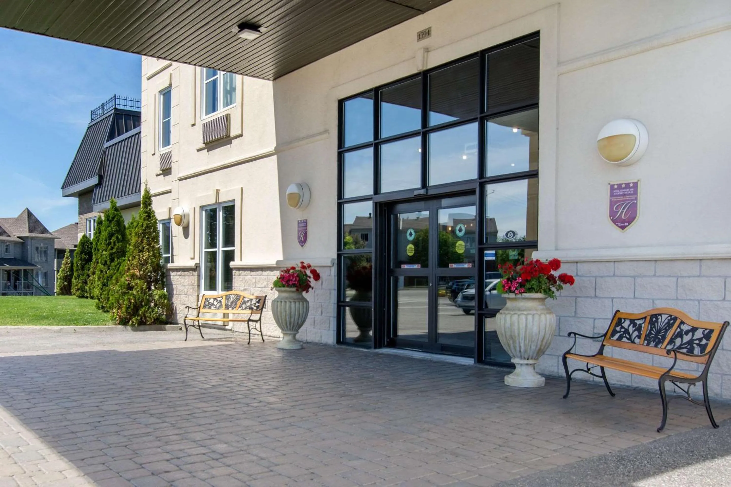 Property building in Comfort Inn & Suites