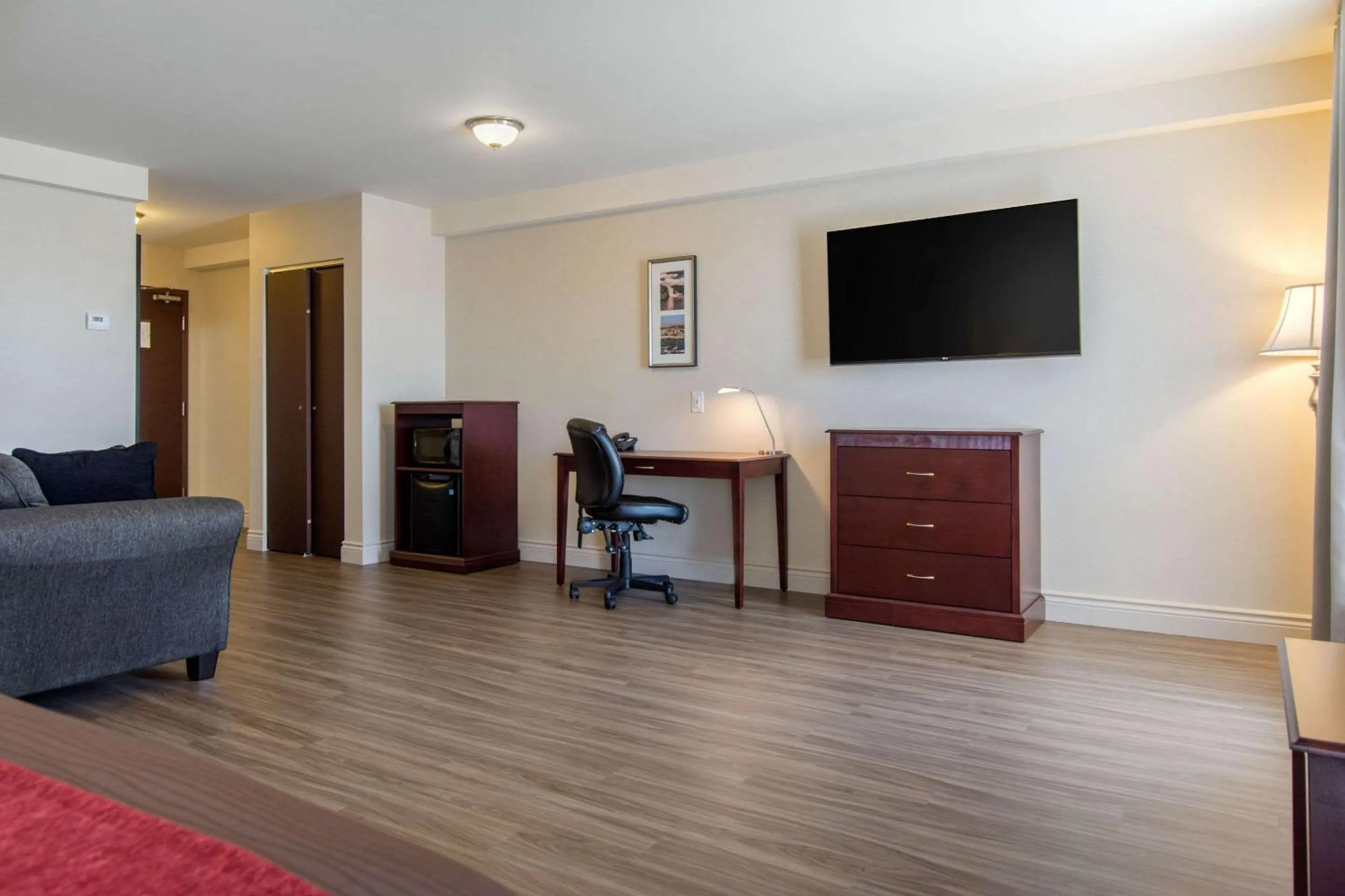 Photo of the whole room in Comfort Inn & Suites