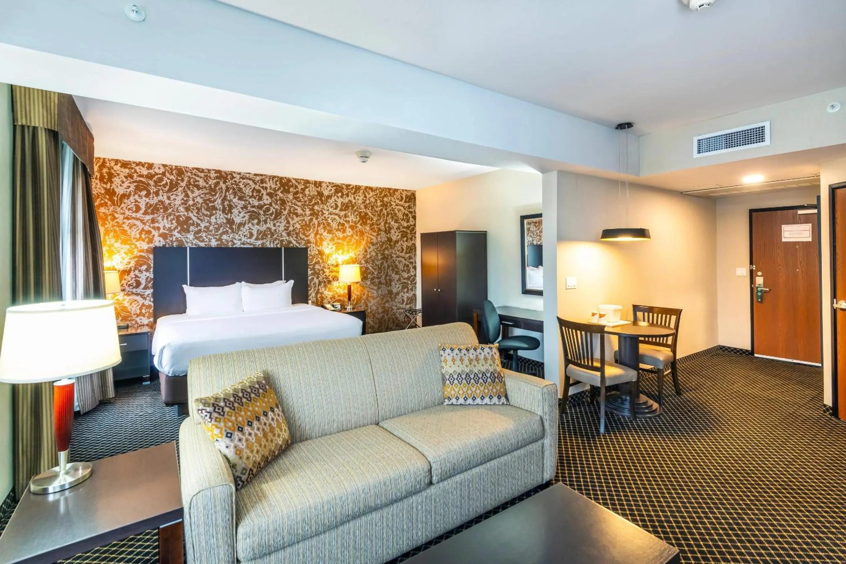 Bedroom, Bed in Quality Inn & Suites