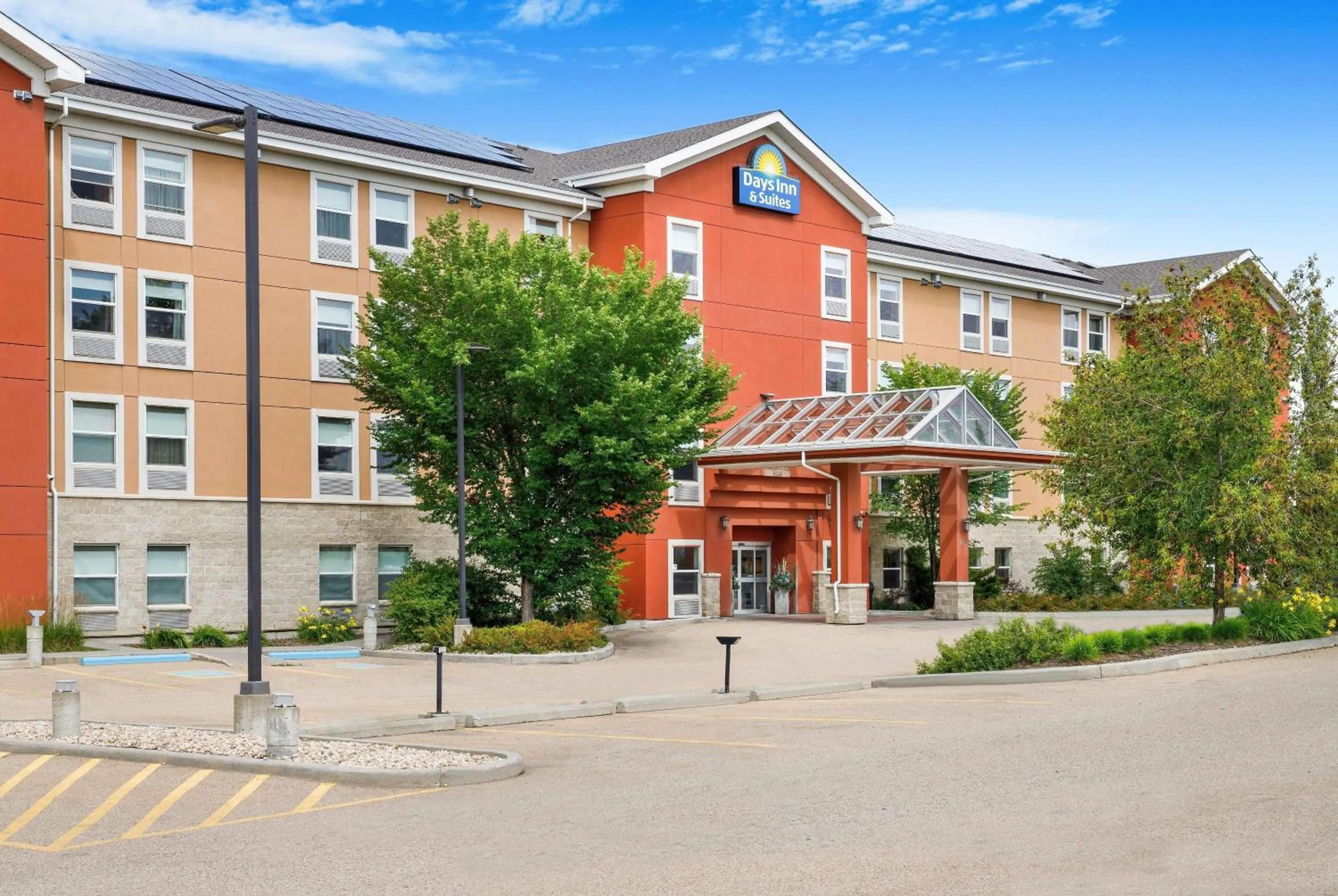 Property building in Days Inn & Suites by Wyndham Sherwood Park Edmonton
