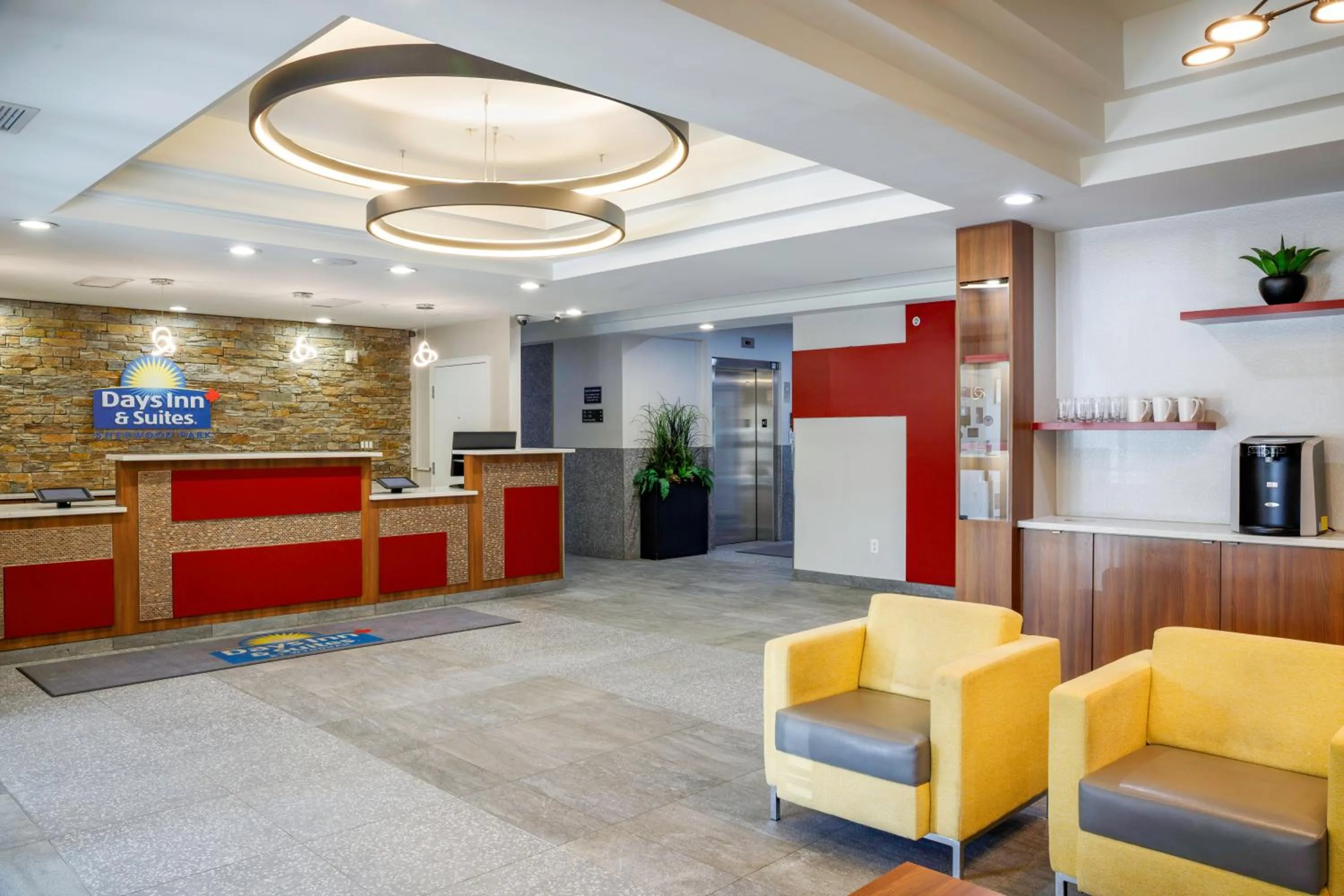 Lobby or reception in Days Inn & Suites by Wyndham Sherwood Park Edmonton