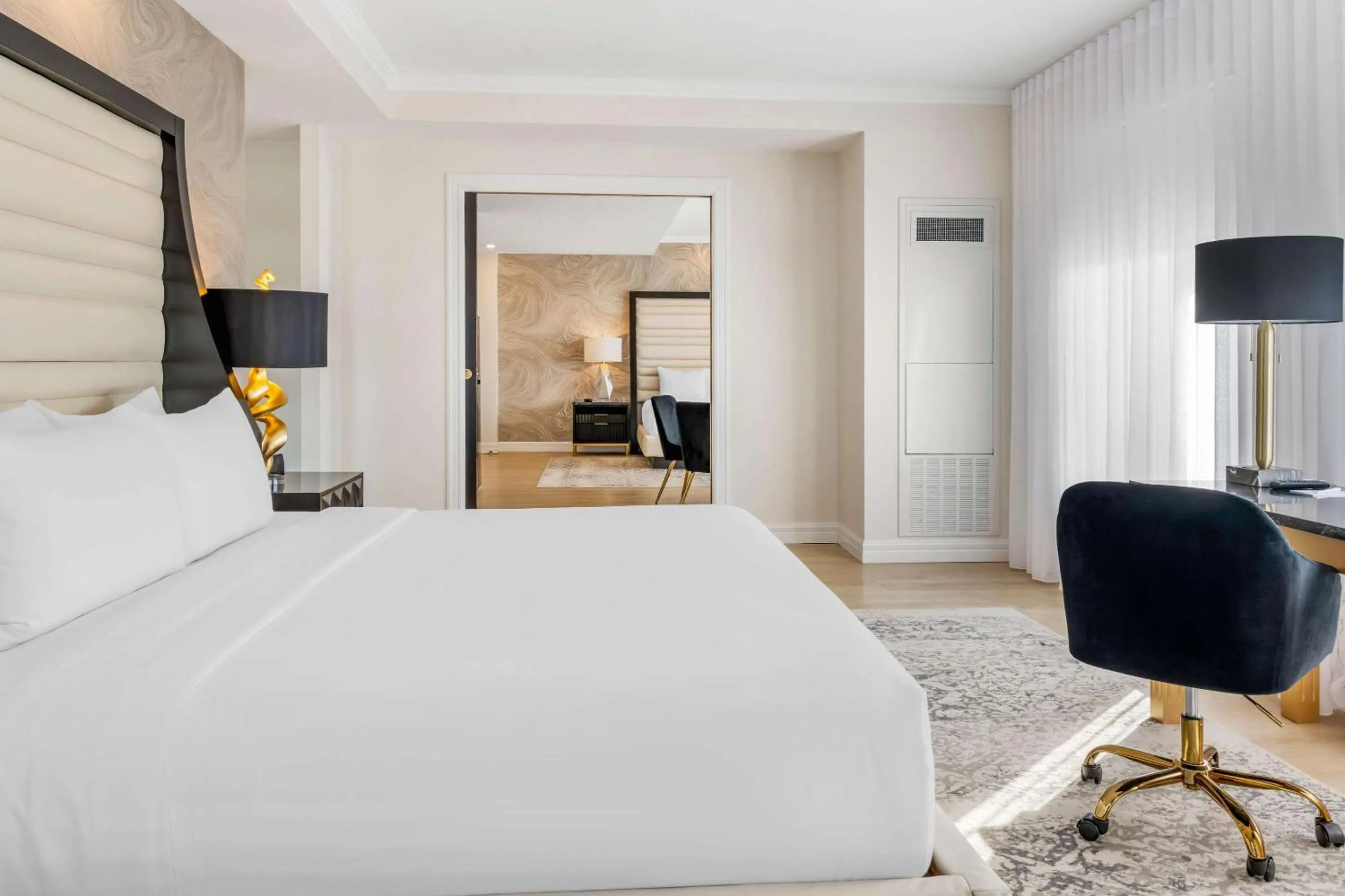 Bedroom, Bed in Comfort Hotel Bayer's Lake