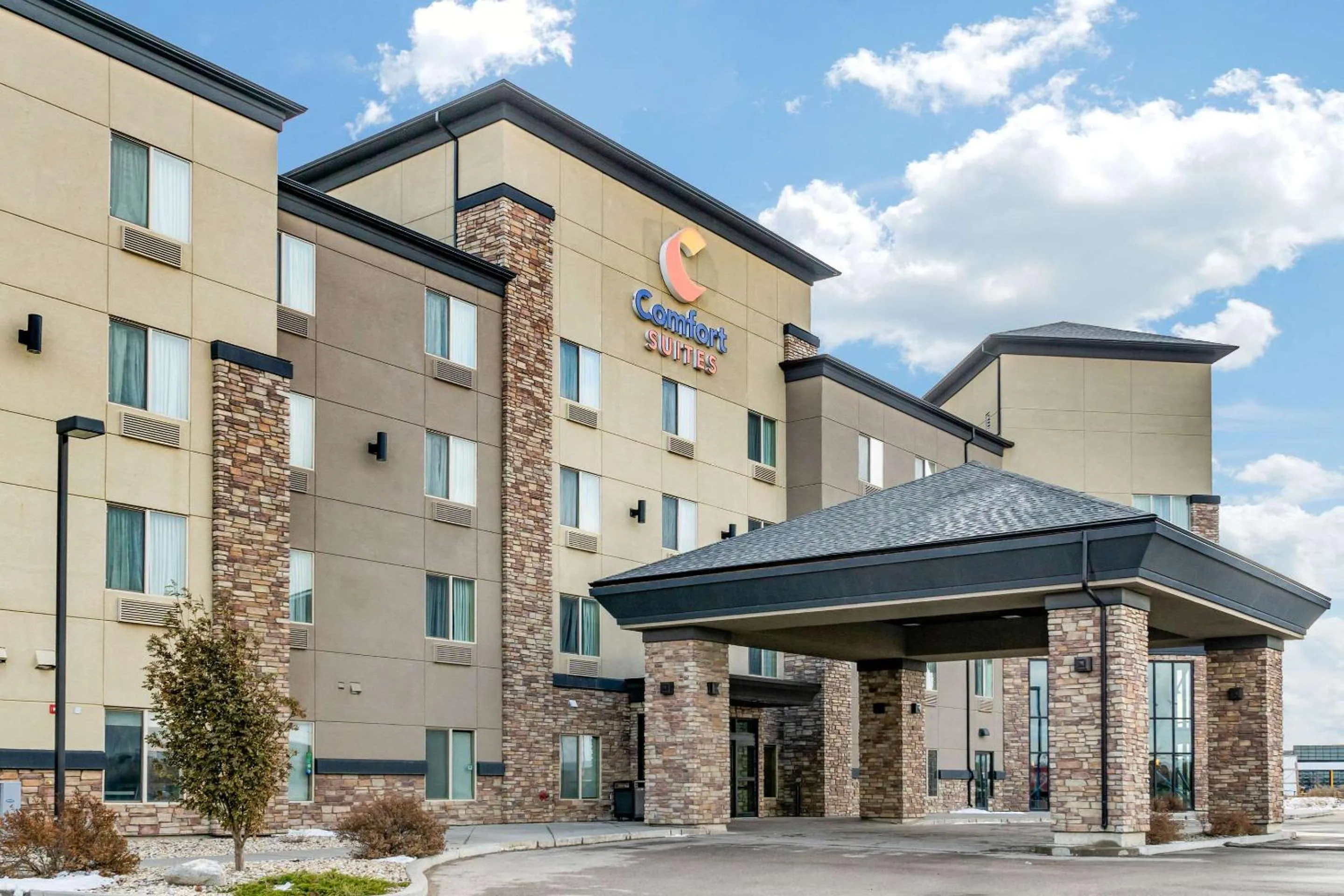 Property building in Comfort Suites