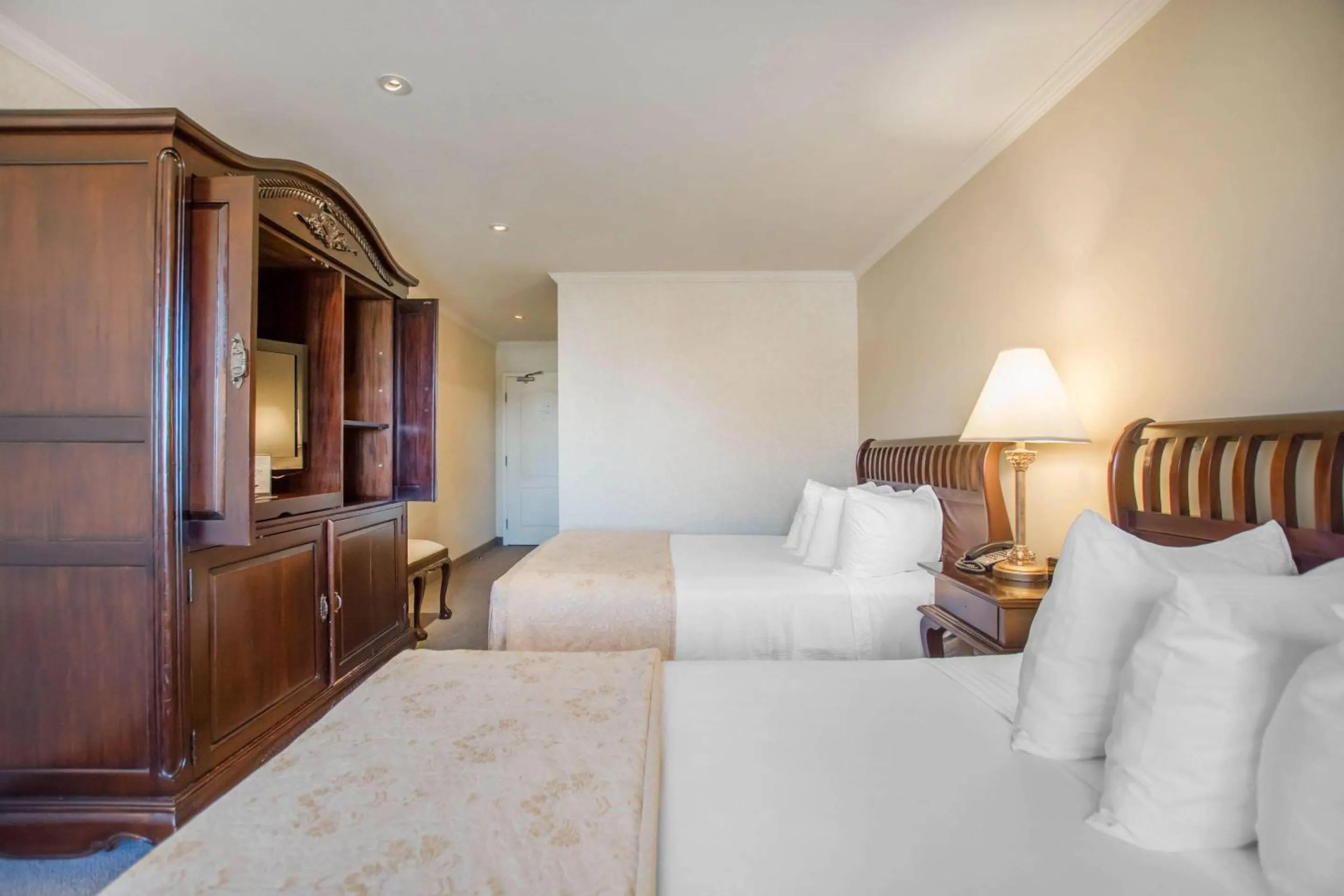 Bedroom, Bed in St Christophe Hotel & Spa, an Ascend Collection Hotel