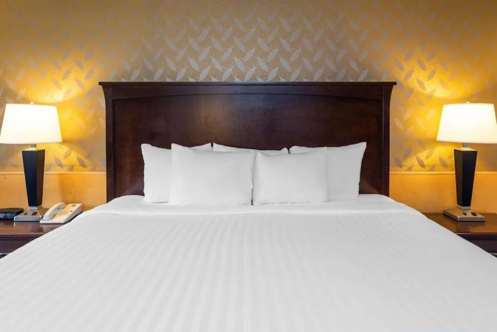 Bed in Prestige Riverside Lodge Quesnel