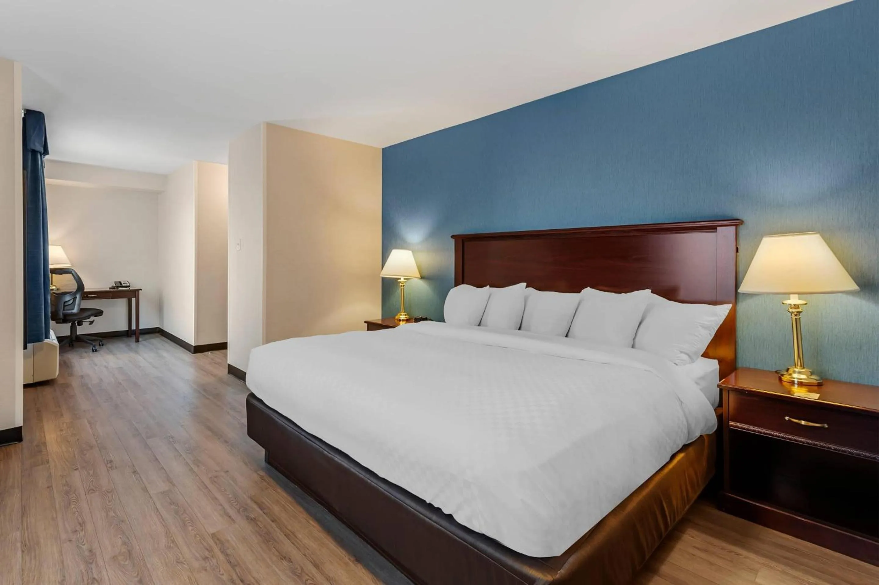 Bedroom, Bed in Quality Inn