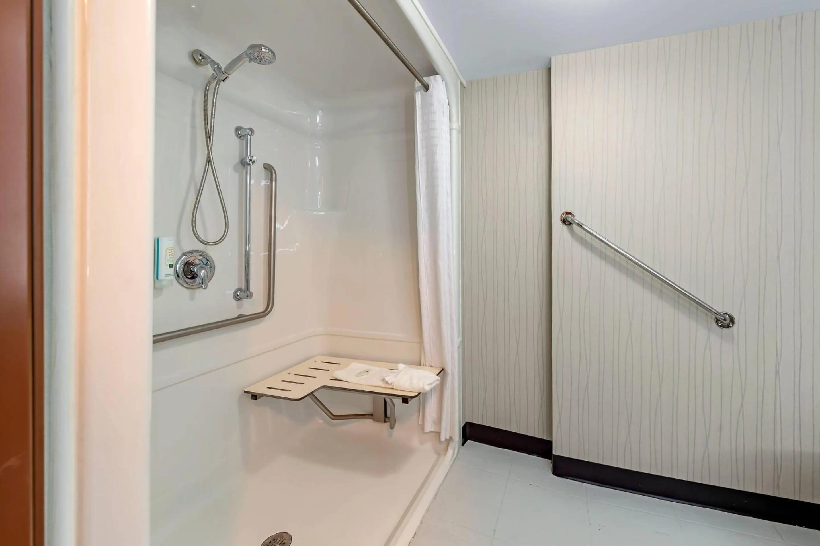 Bedroom in Quality Inn