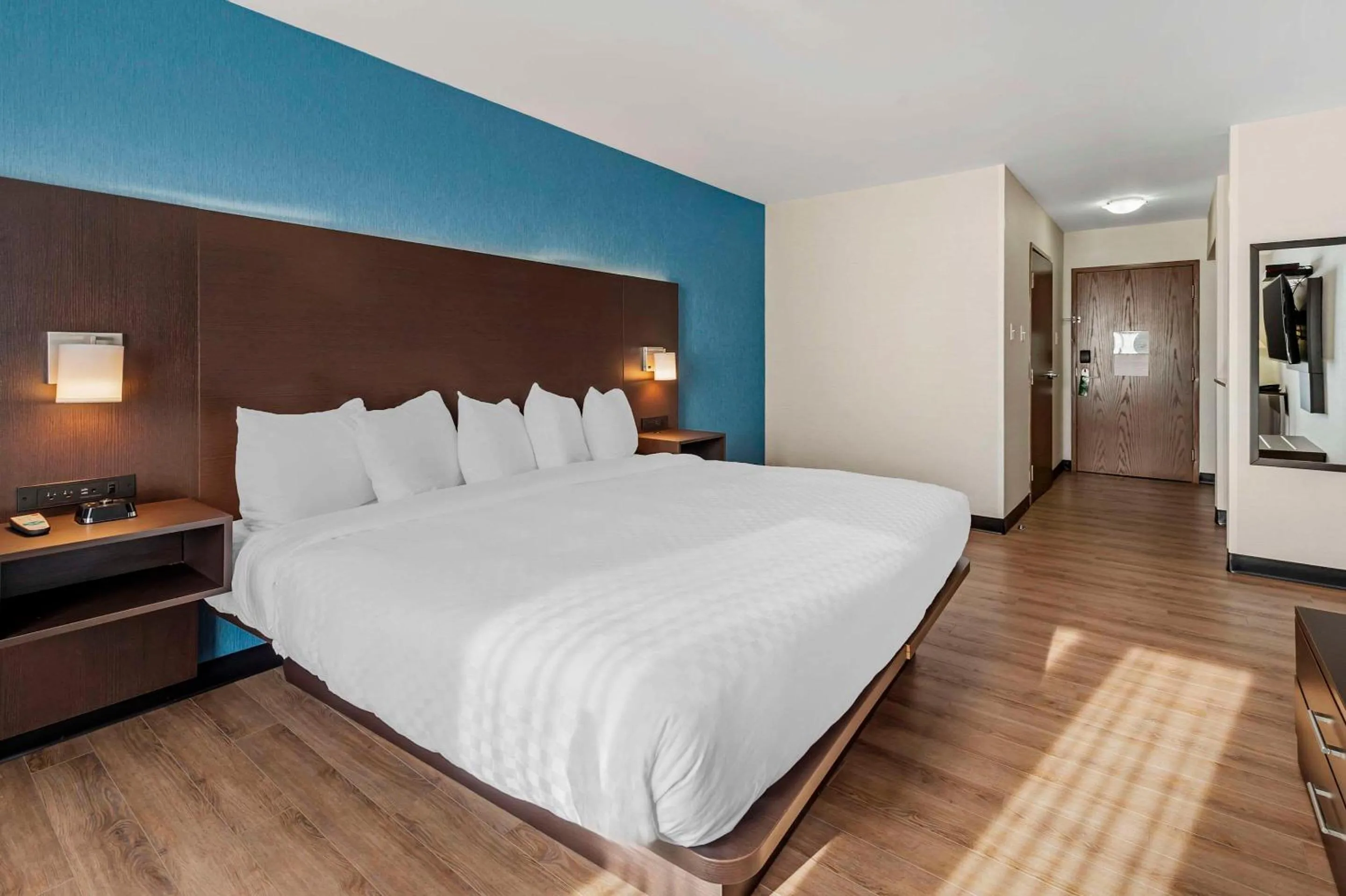 Bedroom, Bed in Quality Inn