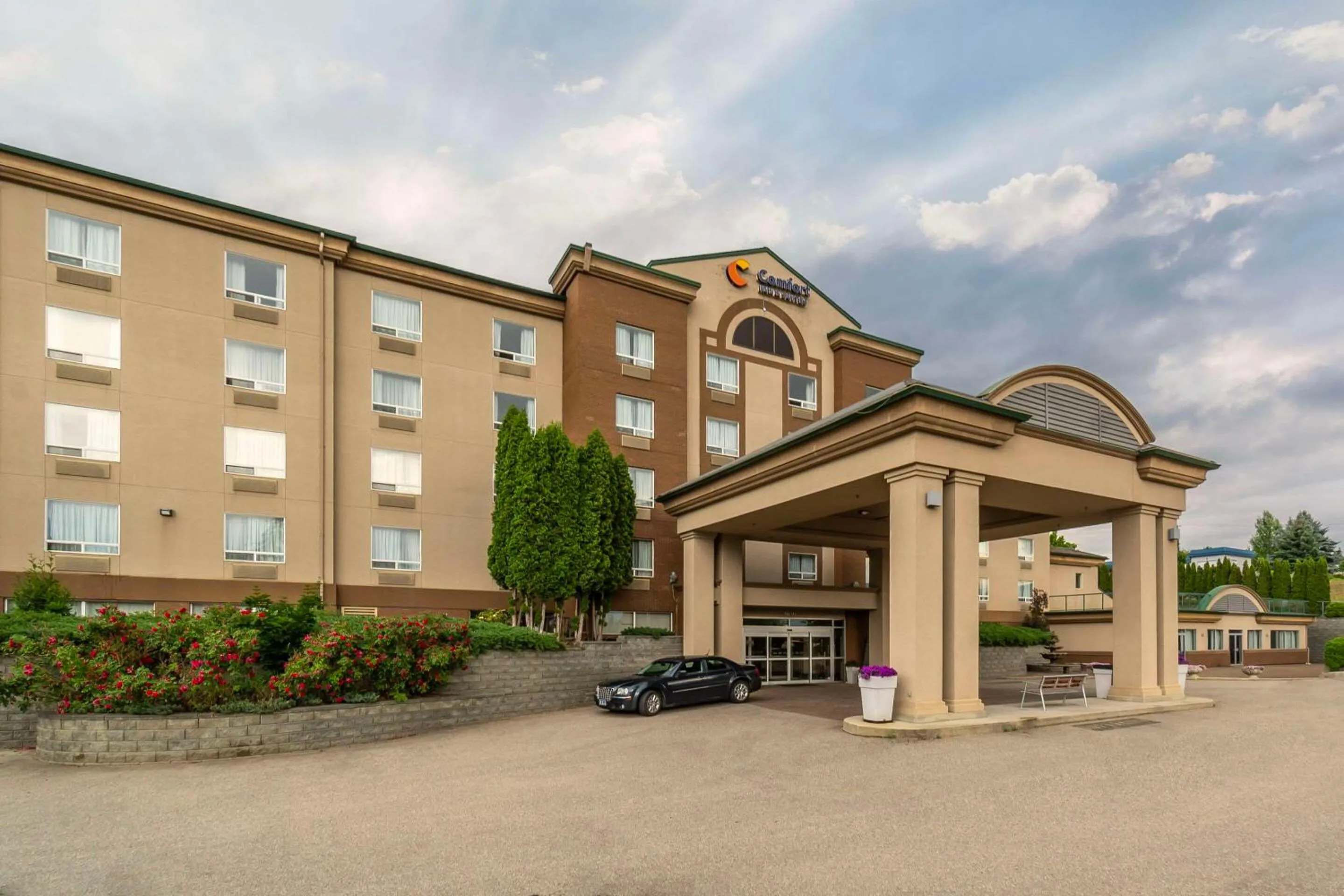 Property building in Comfort Inn & Suites