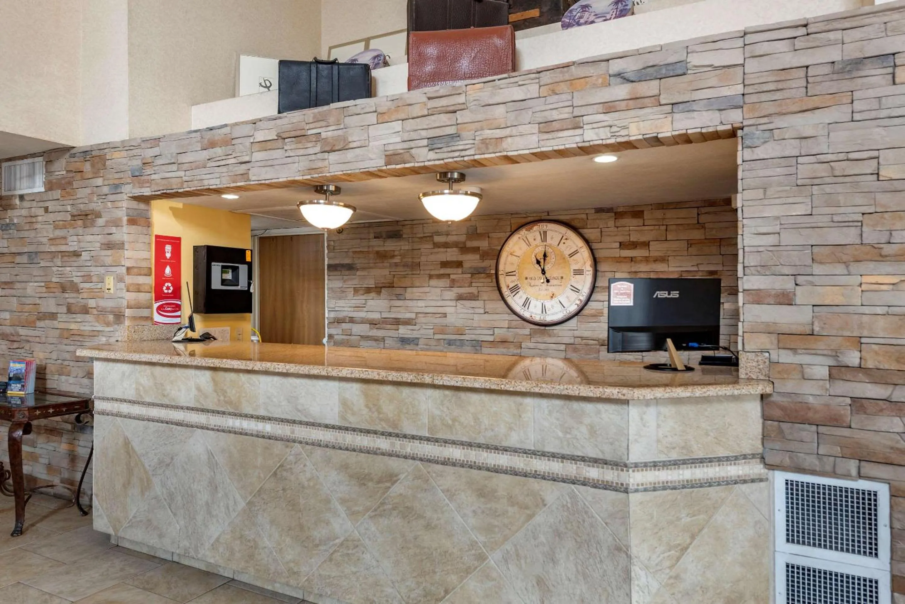 Lobby or reception in Econo Lodge North Academy