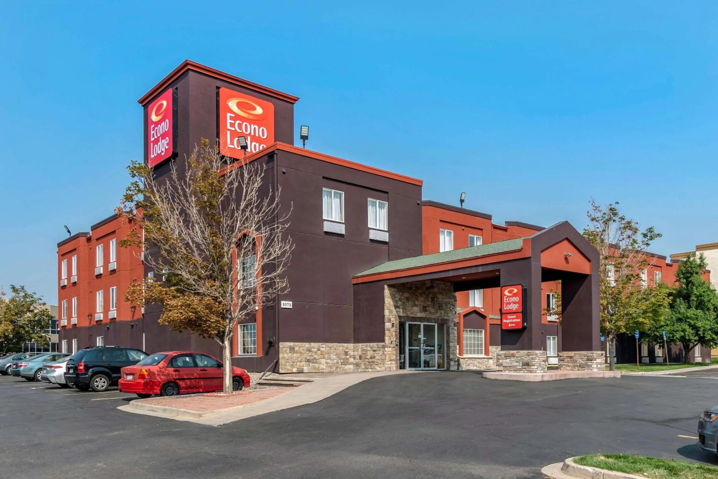 Property building in Econo Lodge North Academy