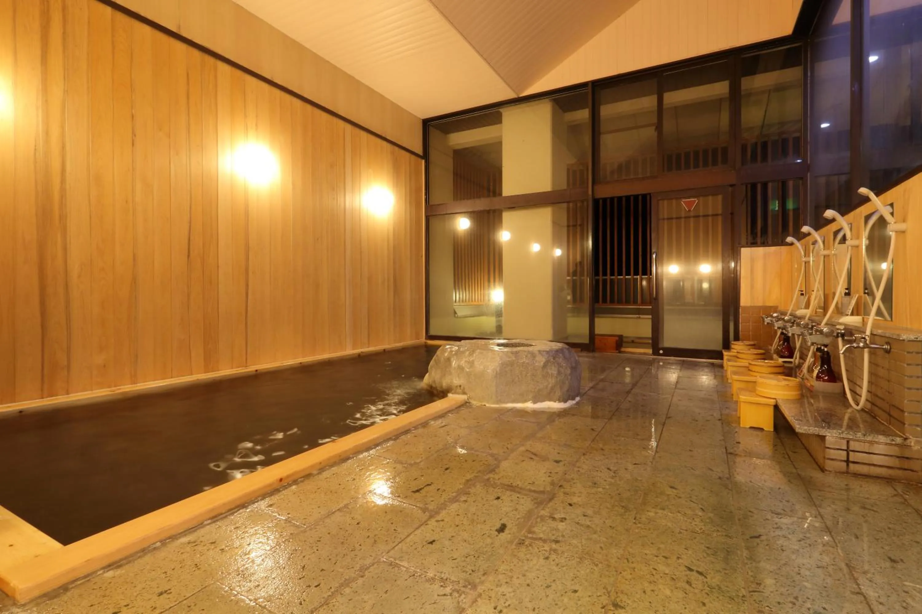 Hot Spring Bath in Kurobe Sunvalley Hotel