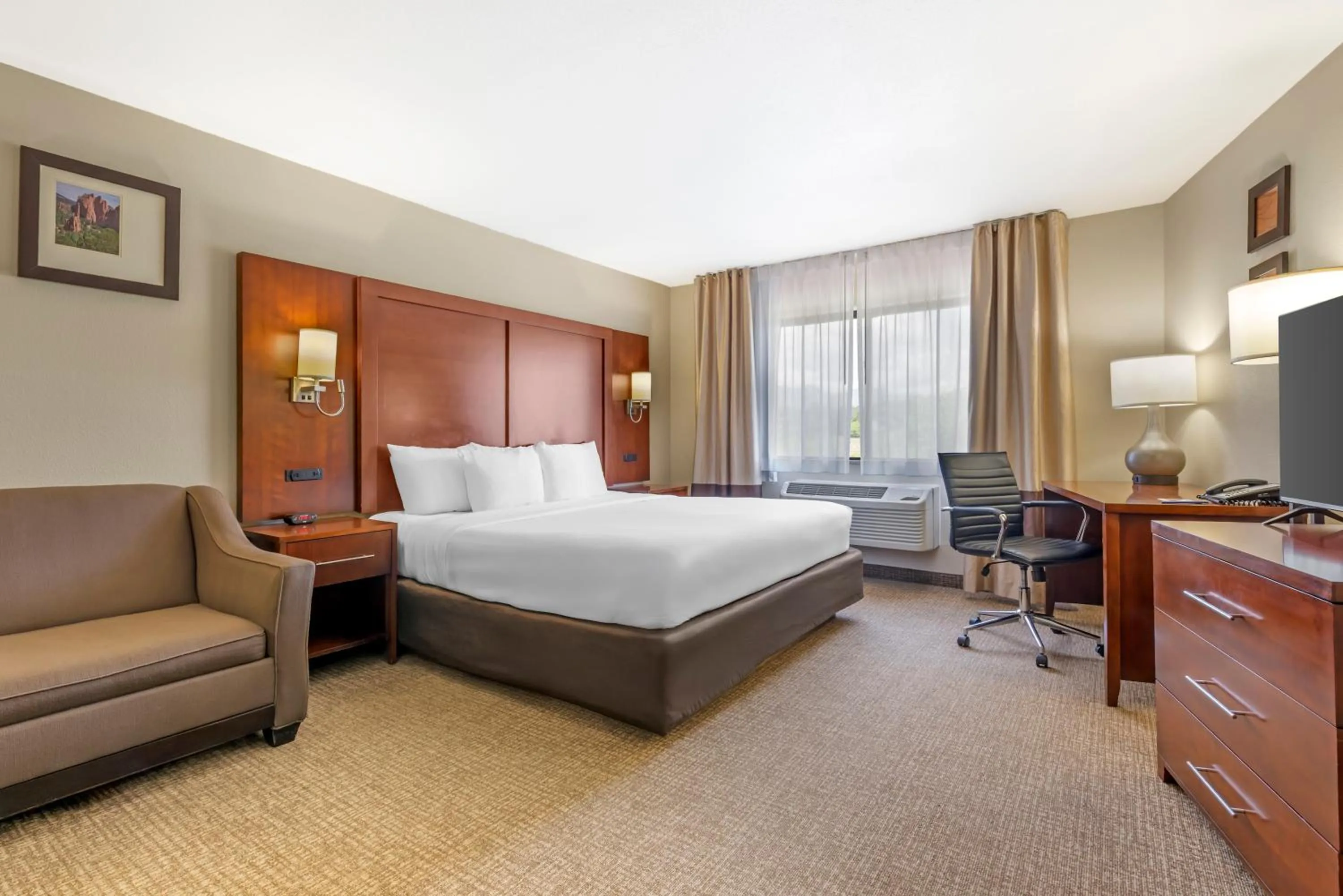 Bed in Comfort Inn North - Air Force Academy Area