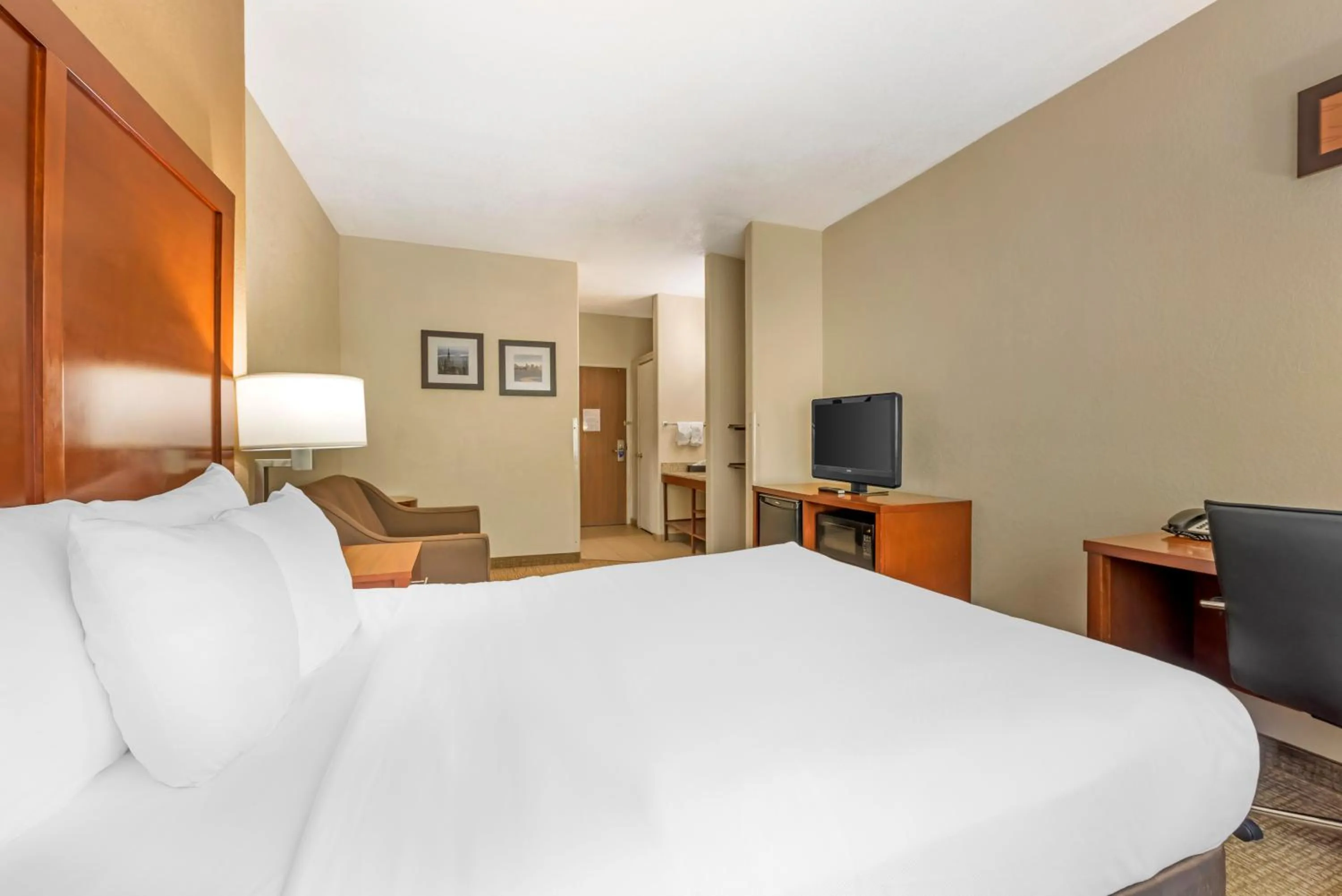 Bed in Comfort Inn North - Air Force Academy Area