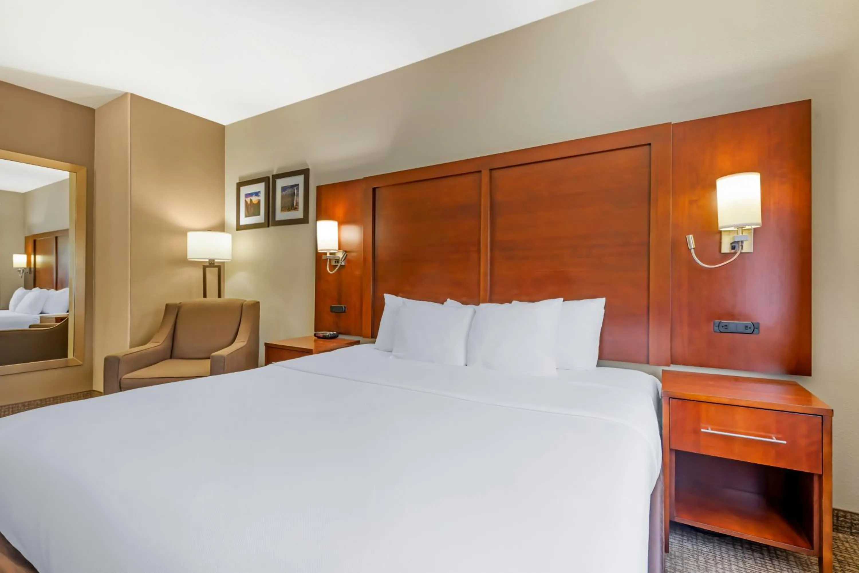 Bed in Comfort Inn North - Air Force Academy Area