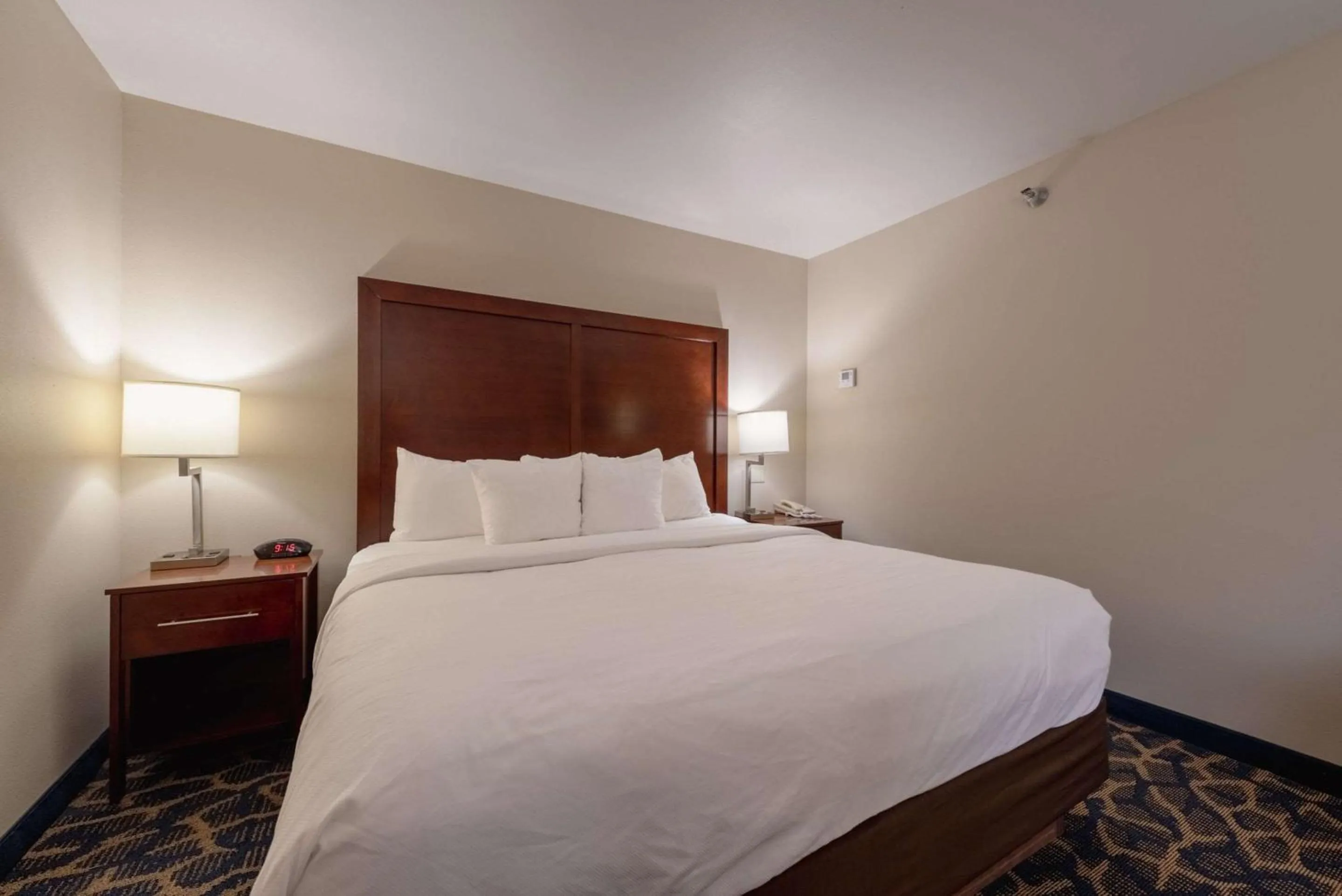 Bedroom, Bed in Comfort Inn & Suites Alamosa
