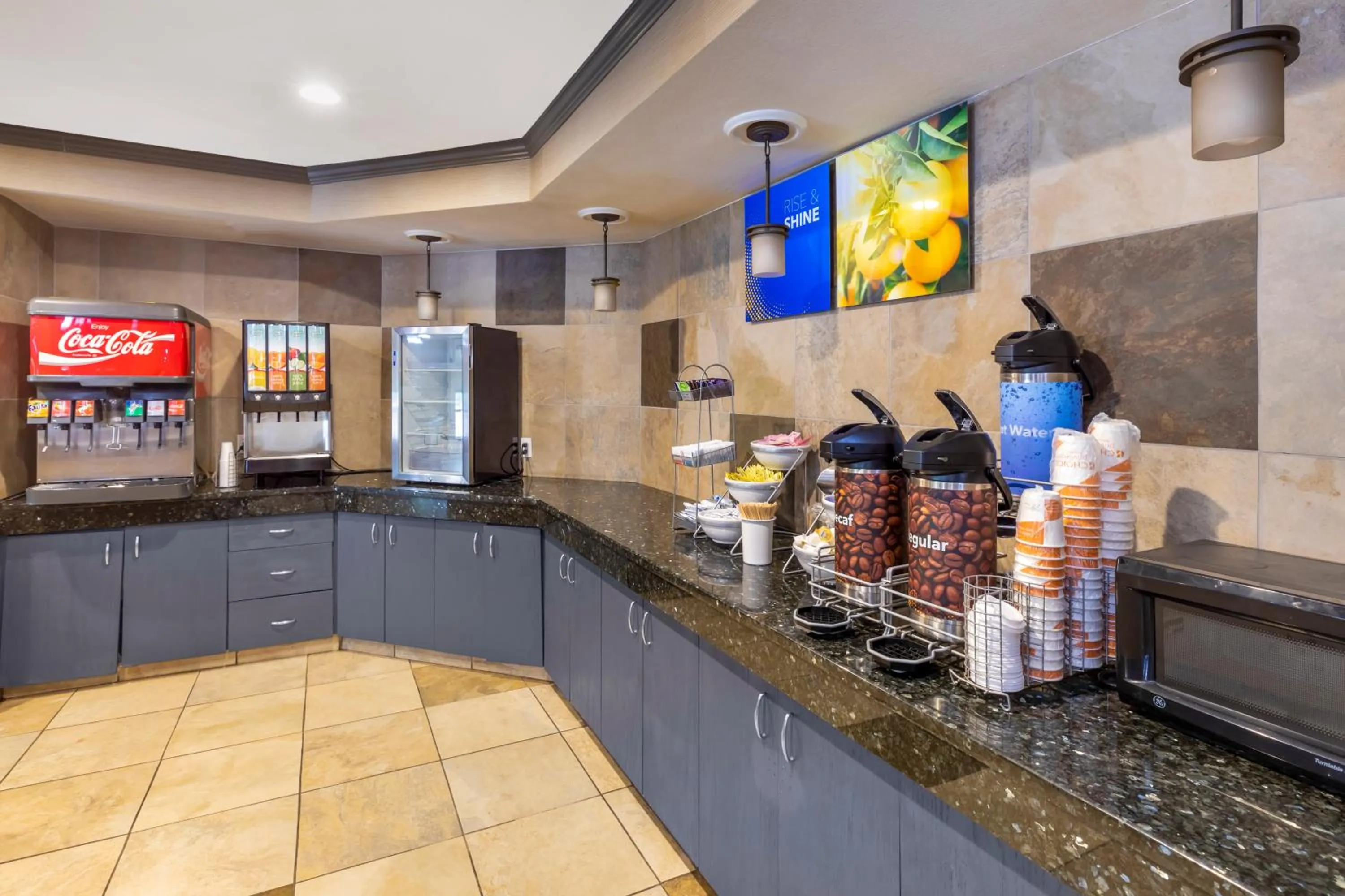 Breakfast in Comfort Suites Denver Tech Center