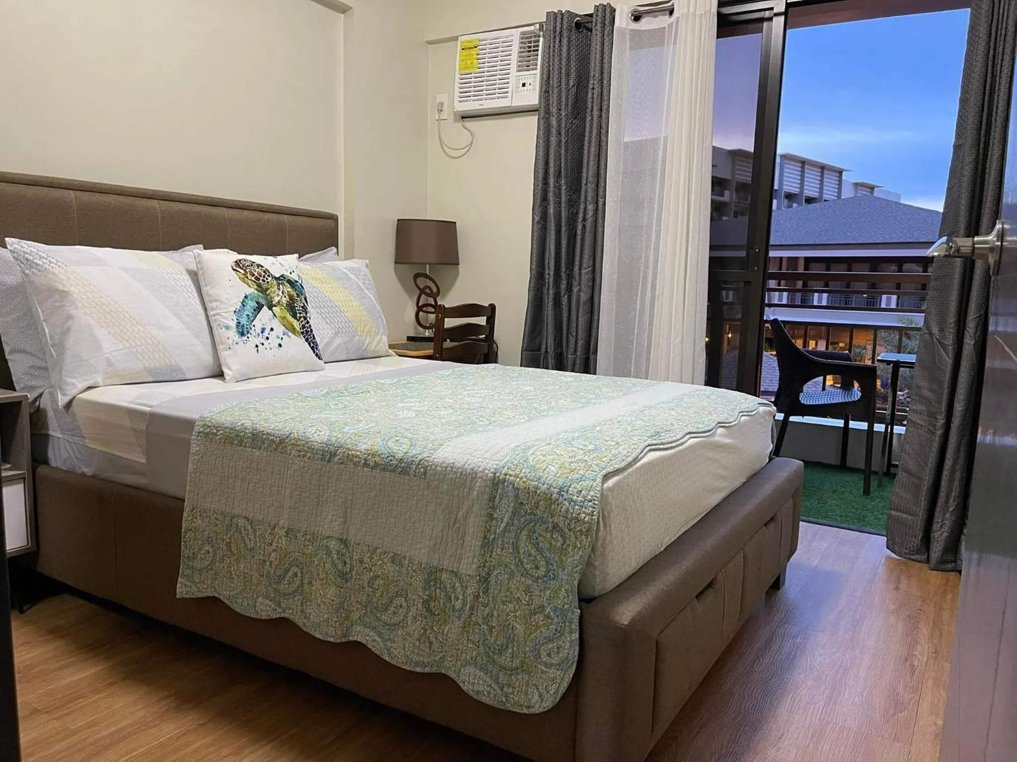 Bedroom, Bed in MaRoy Suites at Asteria Residences (Near NAIA with free Parking+Fiber Internet)