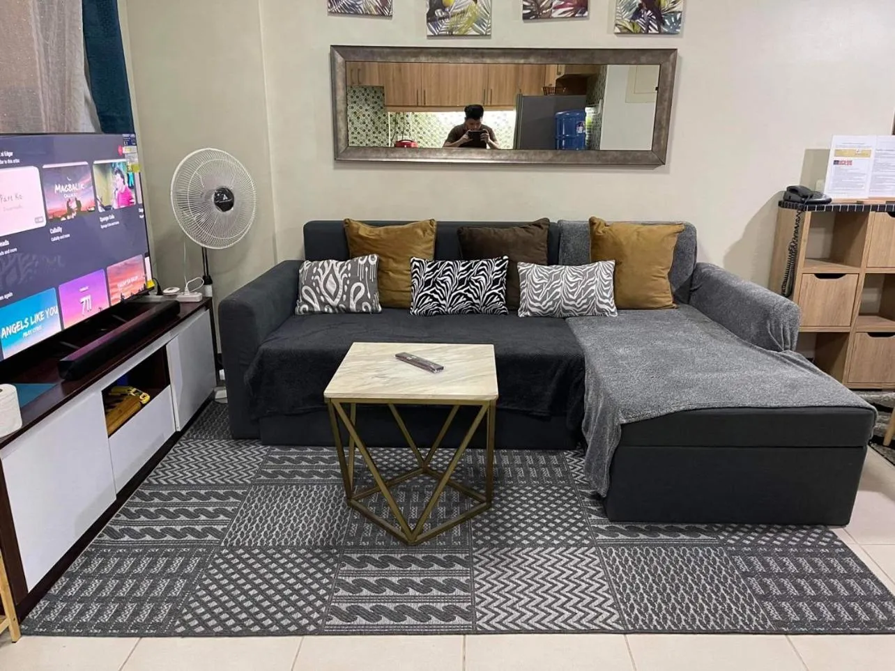 Living room in MaRoy Suites at Asteria Residences (Near NAIA with free Parking+Fiber Internet)