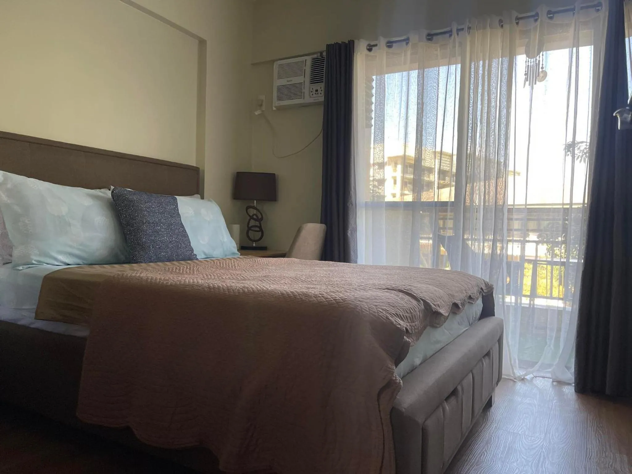 Bedroom, Bed in MaRoy Suites at Asteria Residences (Near NAIA with free Parking+Fiber Internet)