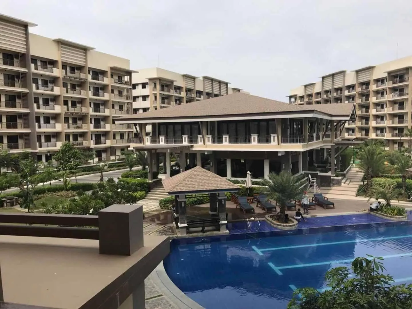 Swimming pool in MaRoy Suites at Asteria Residences (Near NAIA with free Parking+Fiber Internet)