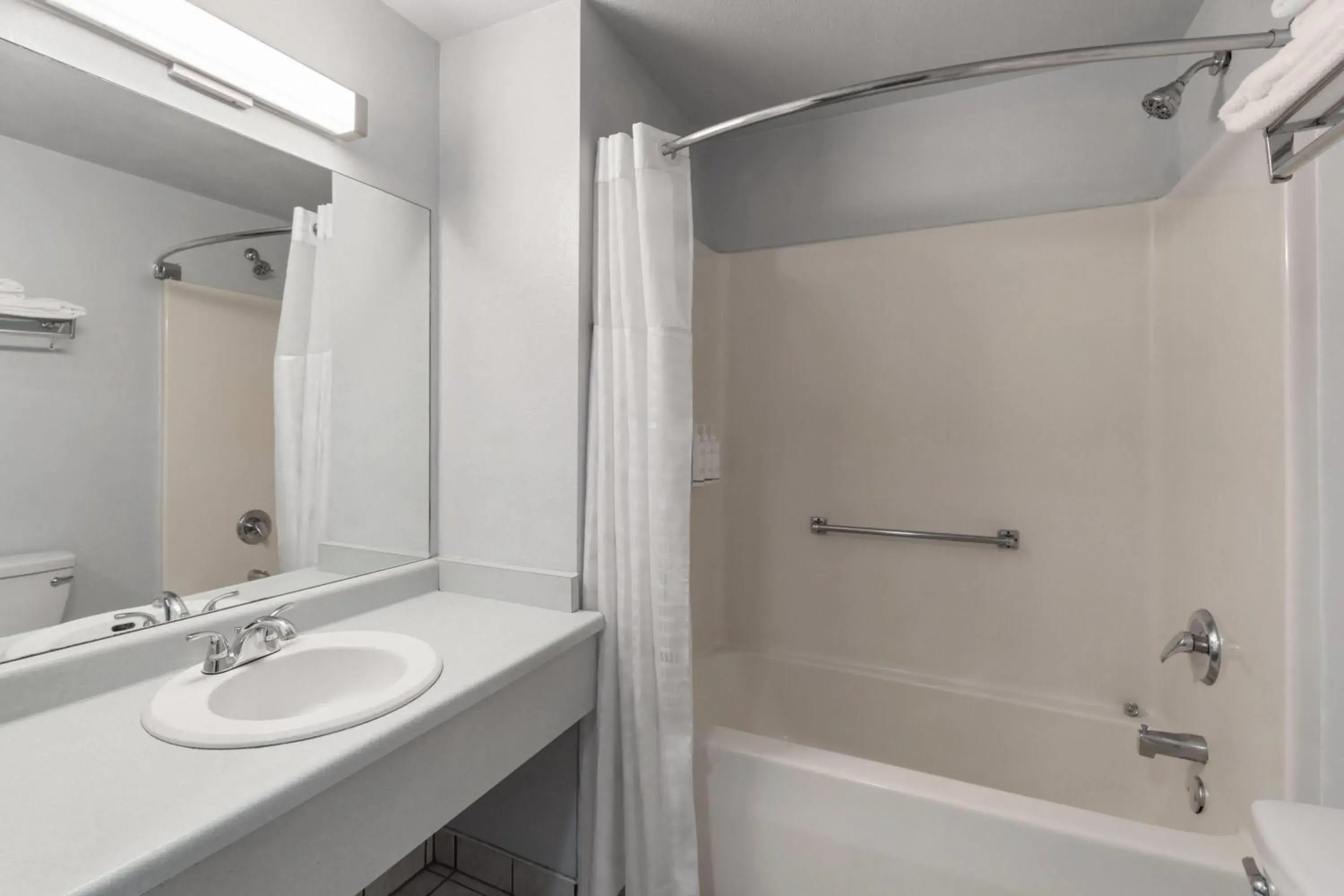 One-Bedroom King Suite - Non-Smoking in Days Inn by Wyndham Canon City One-Bedroom King Suite - Non-Smoking in Days Inn by Wyndham Canon City