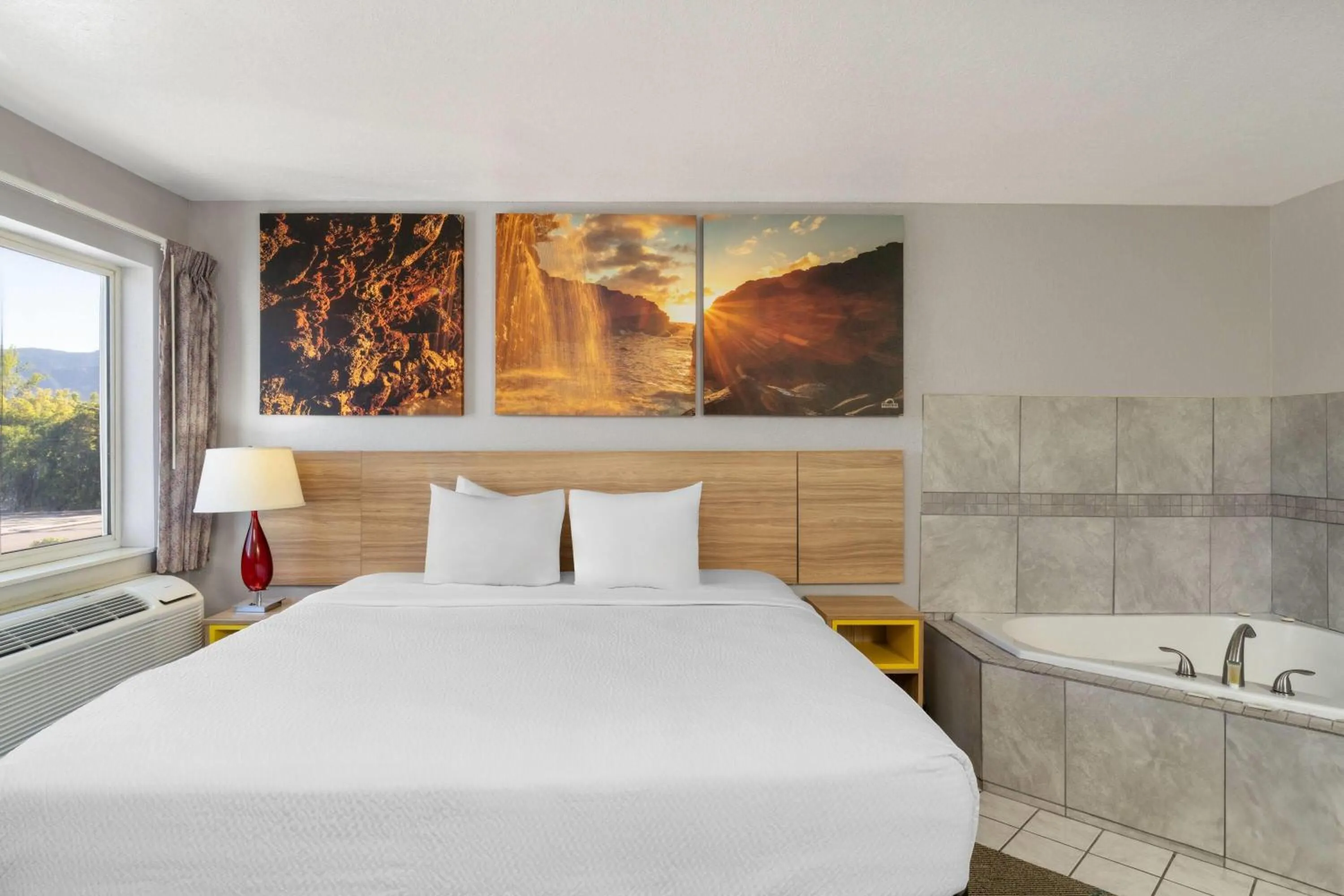 Bath, Bed in Days Inn by Wyndham Canon City