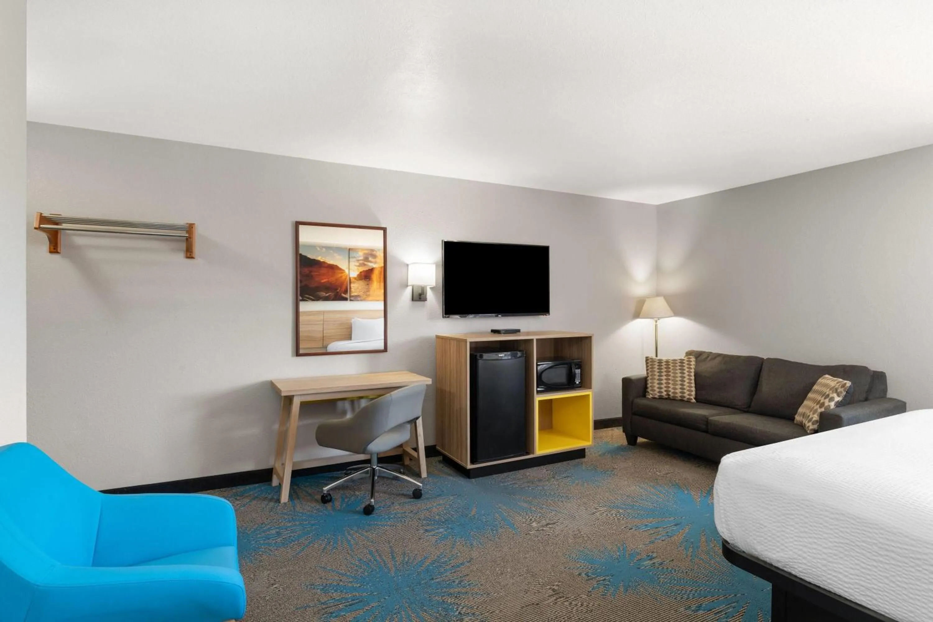 Bath, Bed in Days Inn by Wyndham Canon City