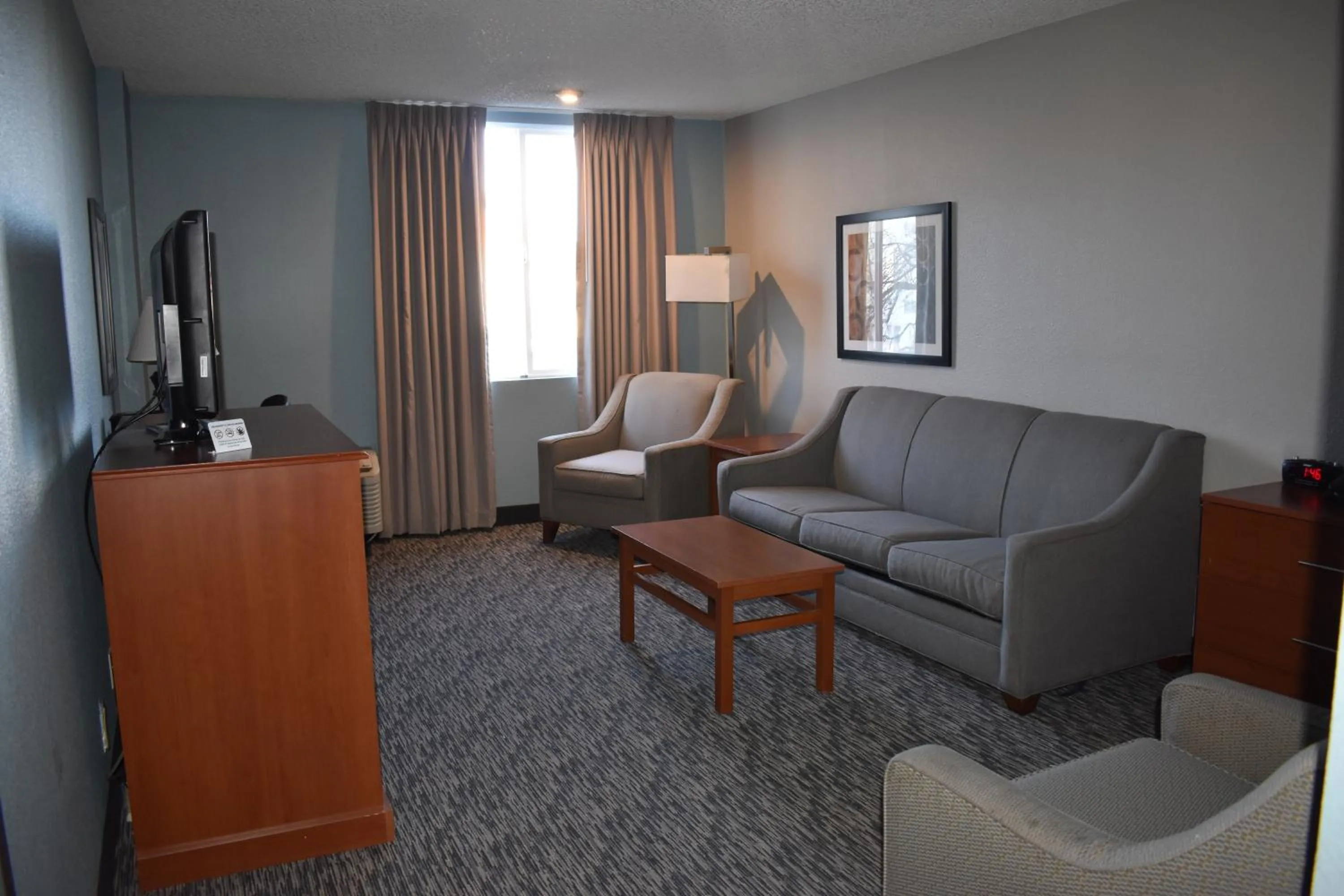 Seating area in Quality Inn & Suites Garden Of The Gods