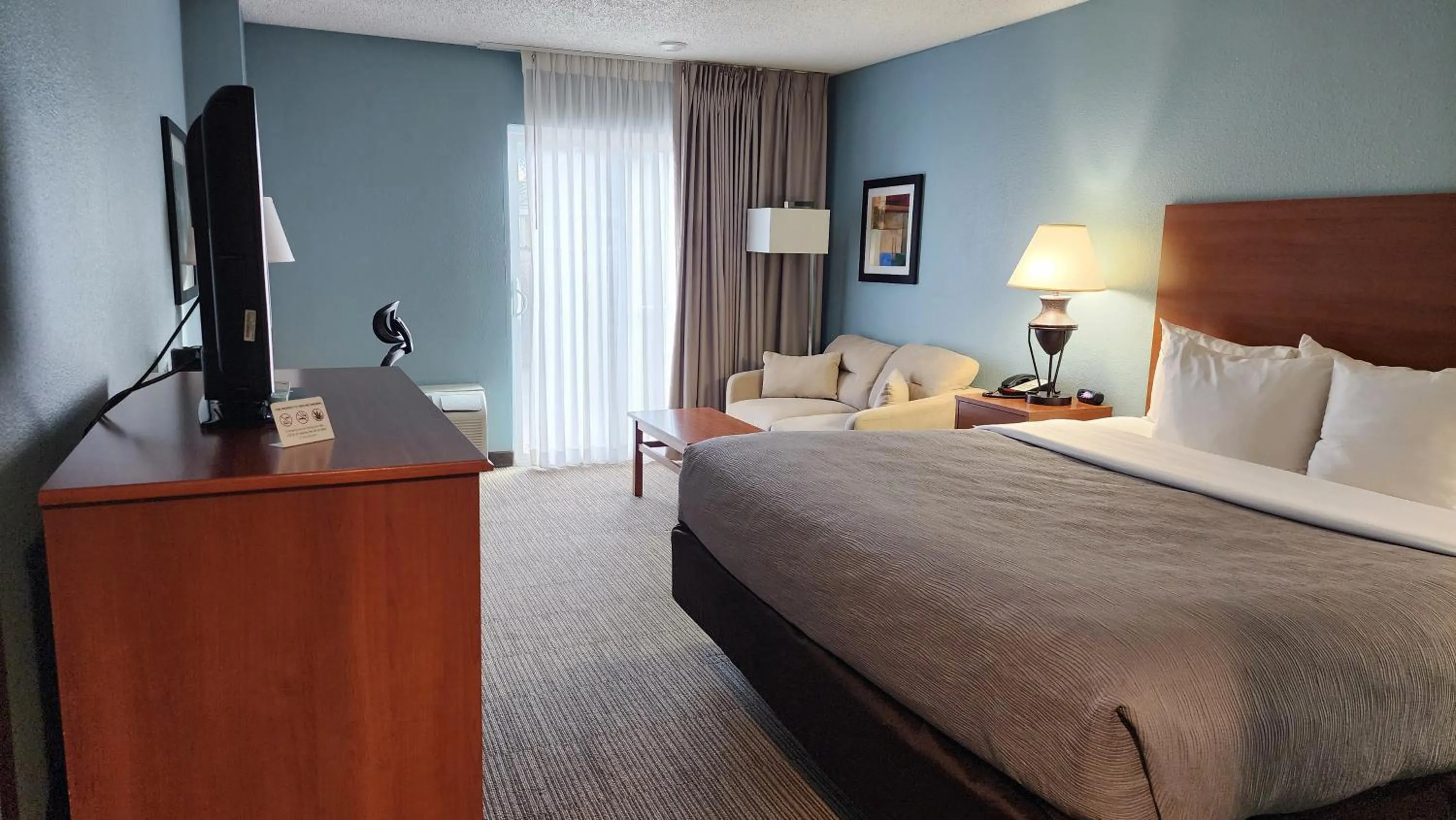 Bedroom, Bed in Quality Inn & Suites Garden Of The Gods