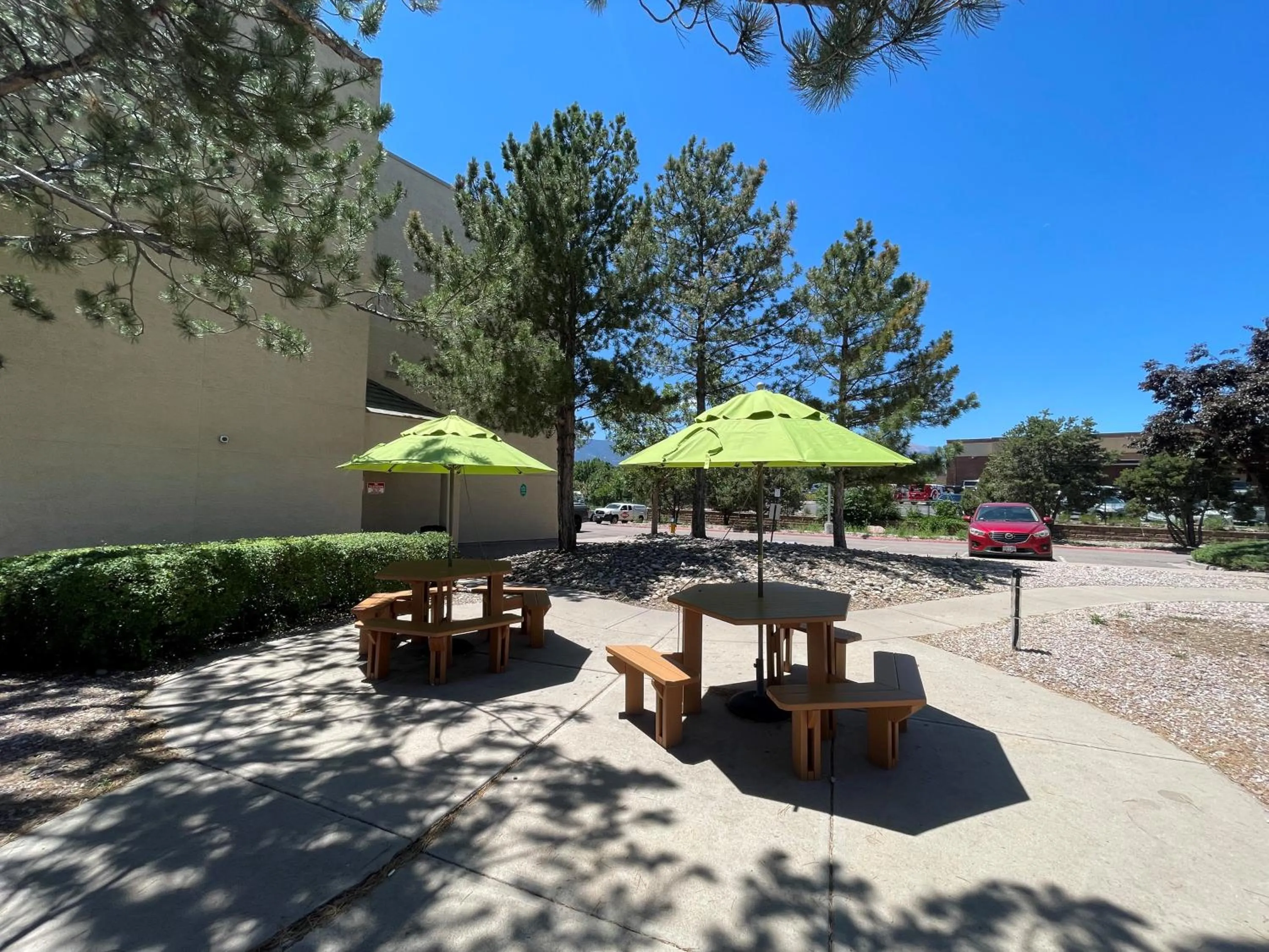 Inner courtyard view in Quality Inn & Suites Garden Of The Gods