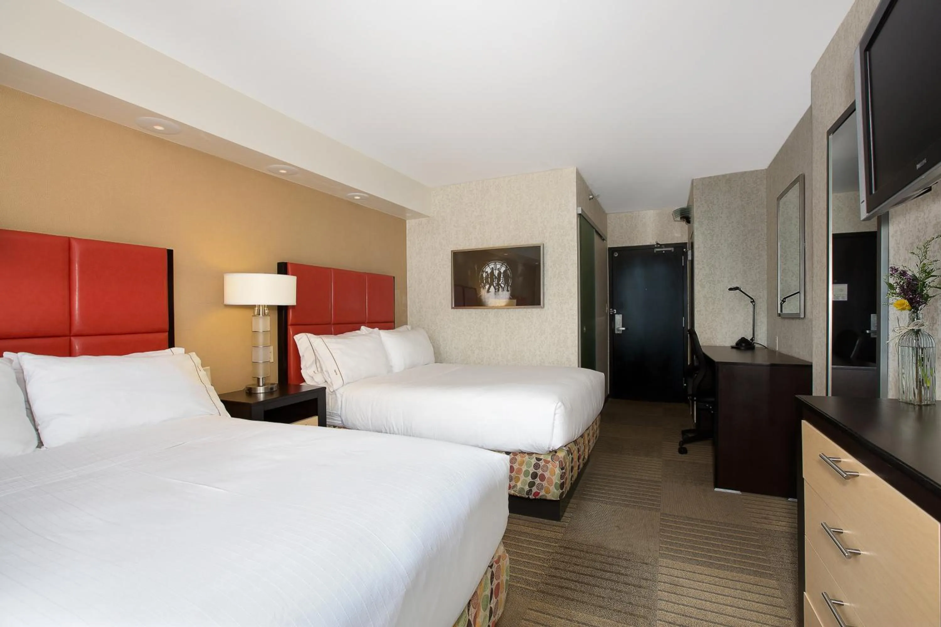 Photo of the whole room, Bed in Holiday Inn Express Denver Downtown by IHG