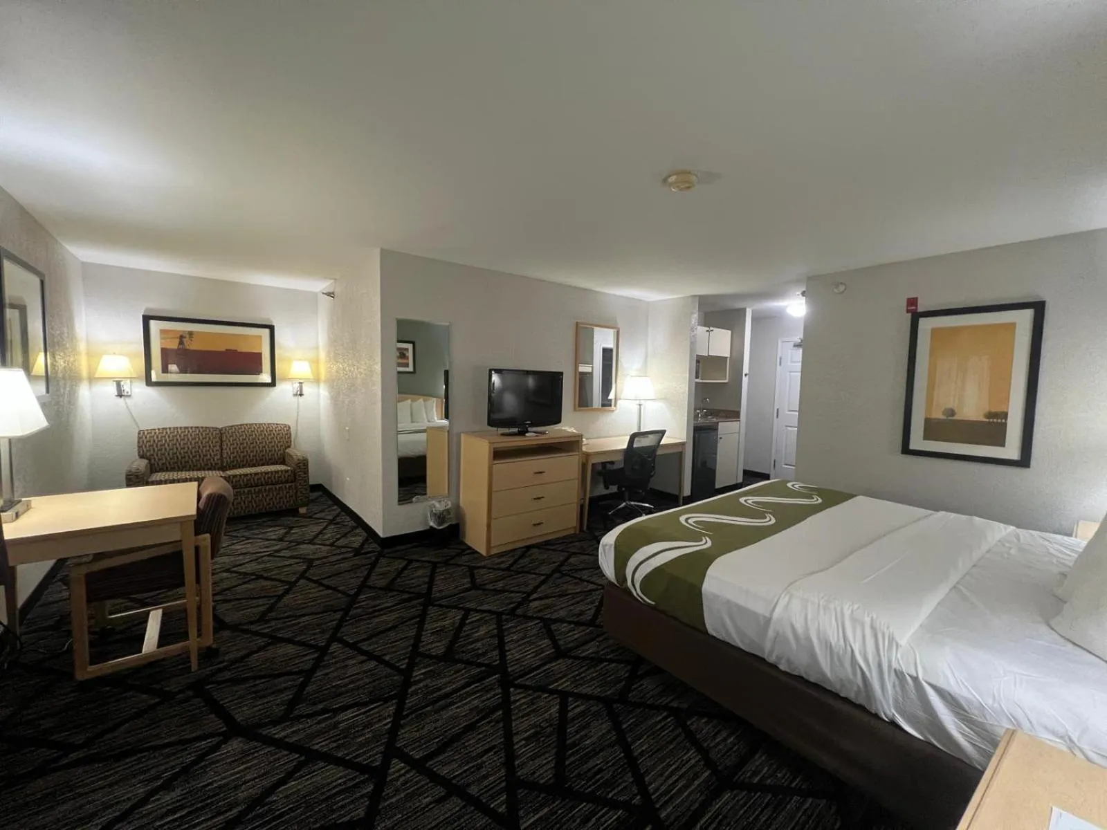 Bed in Quality Inn & Suites Loveland