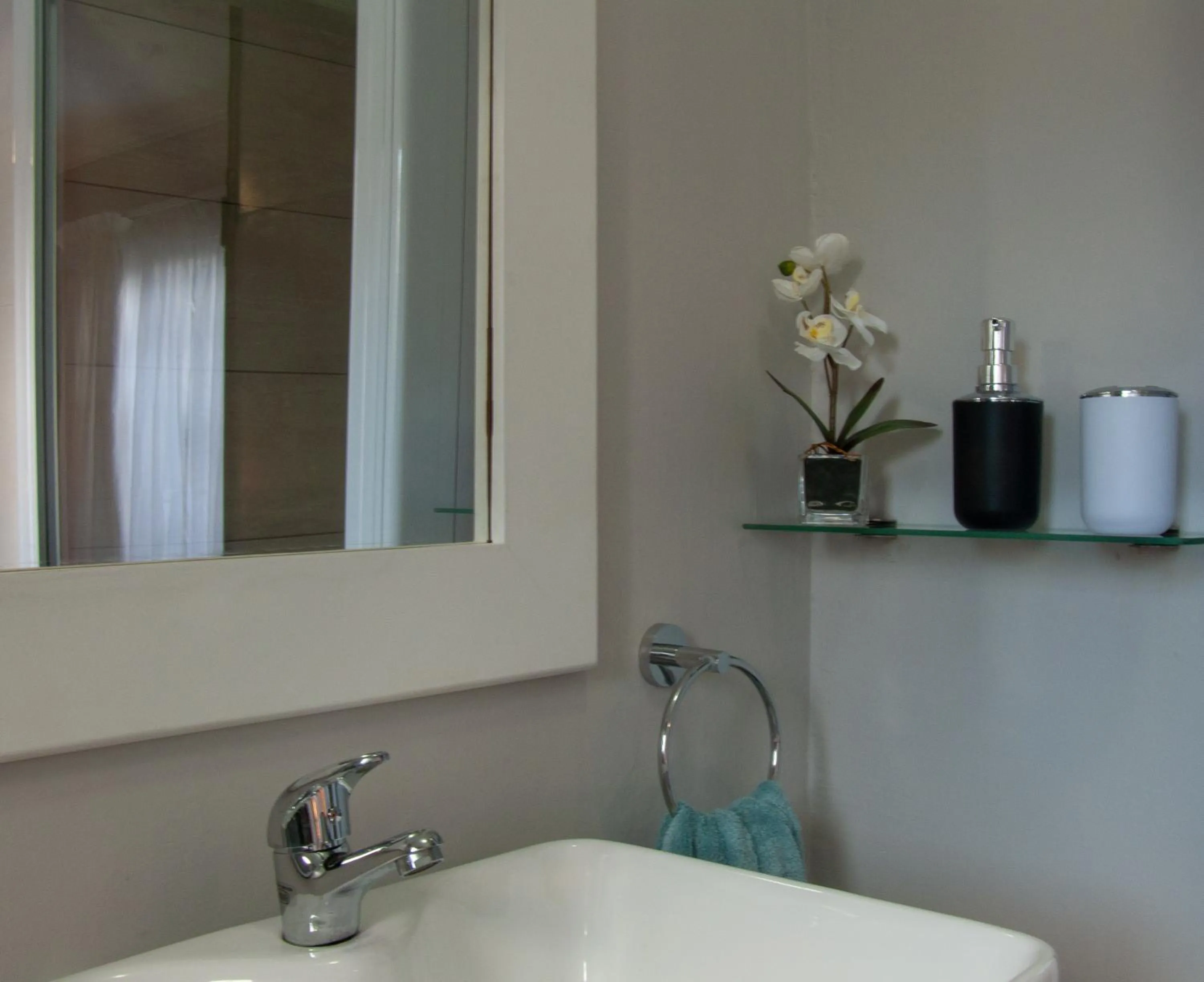 Hamilton Urban Farm Guest House