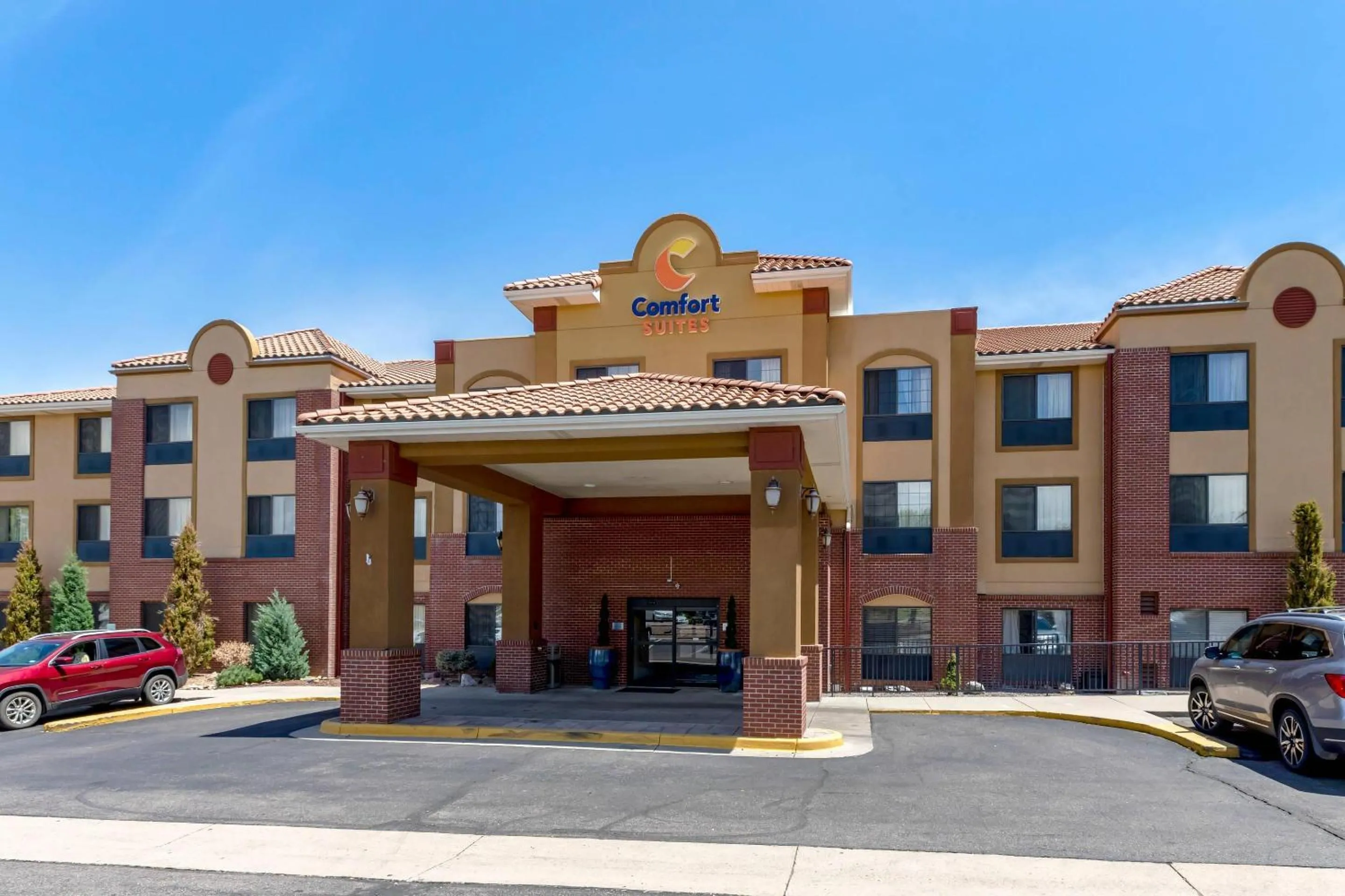Property building in Comfort Suites Lakewood - Denver