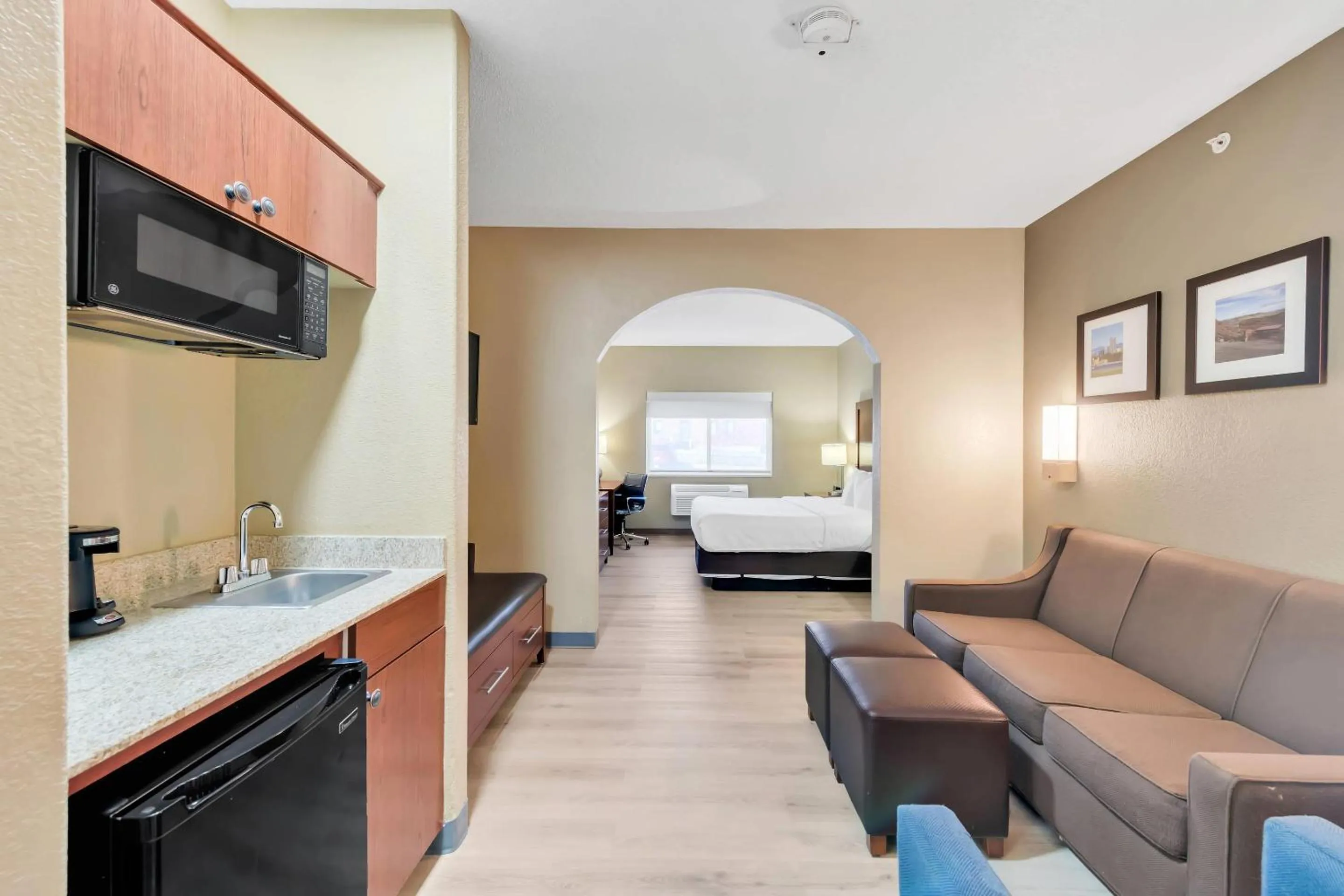 Bedroom, Bed in Comfort Suites Lakewood - Denver