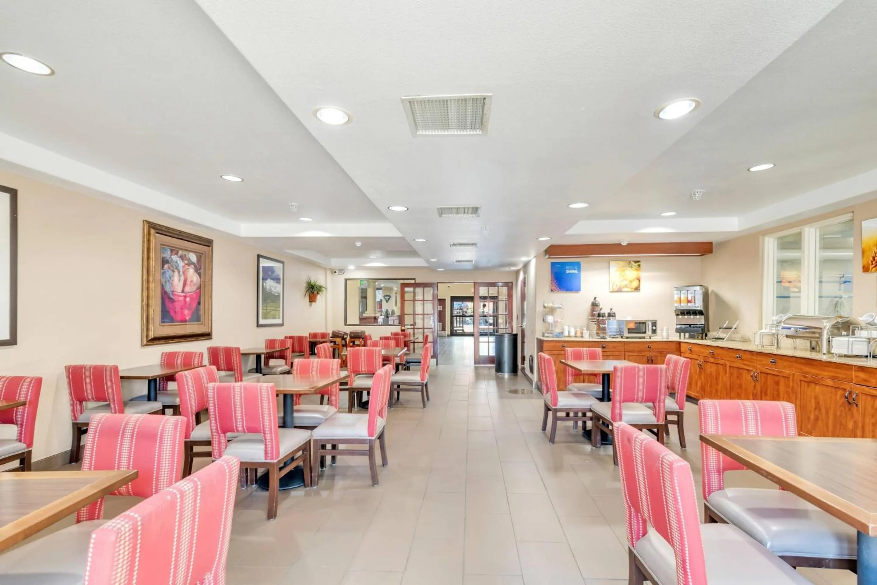 Breakfast in Comfort Suites Lakewood - Denver