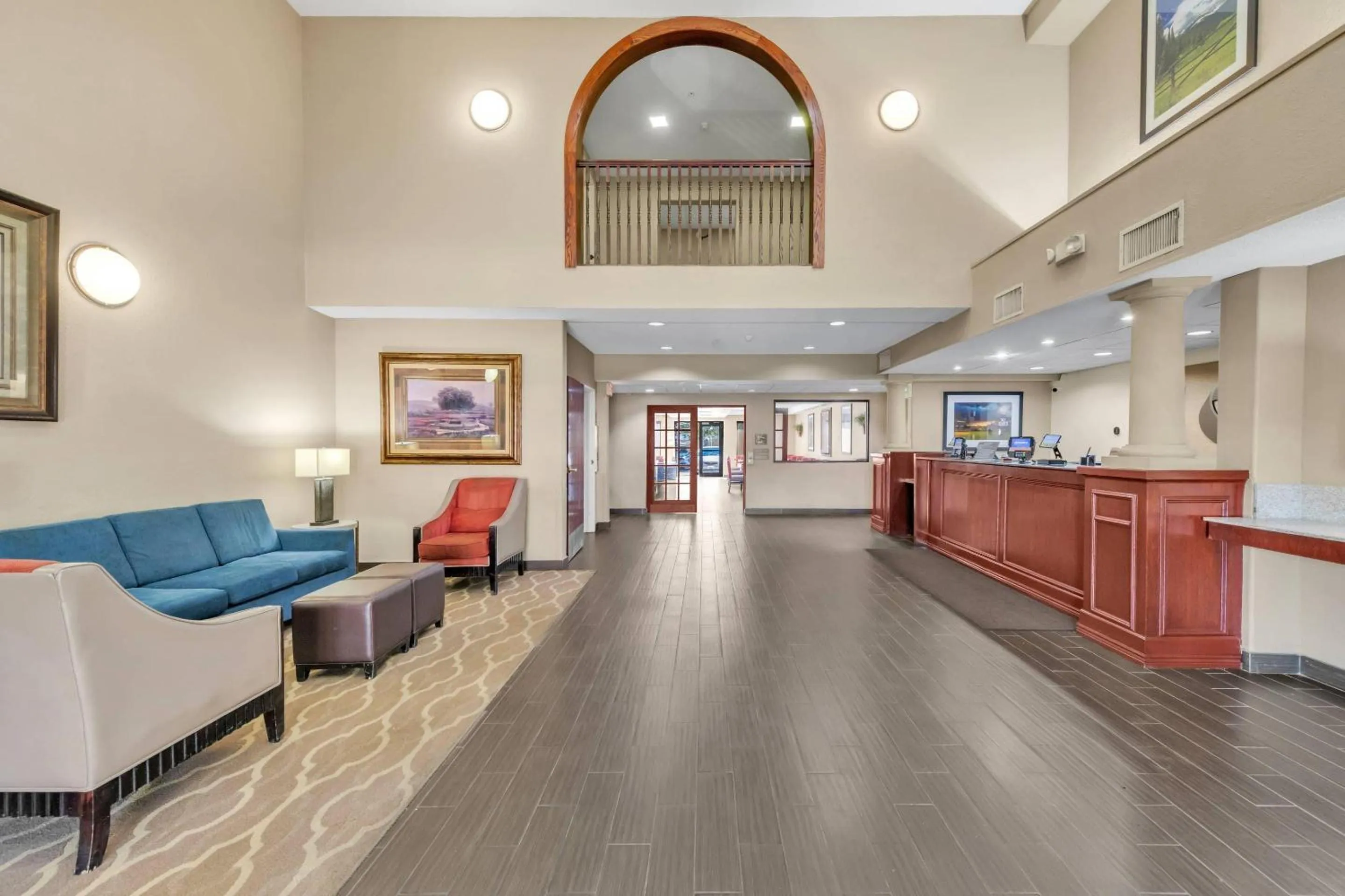 Lobby or reception in Comfort Suites Lakewood - Denver