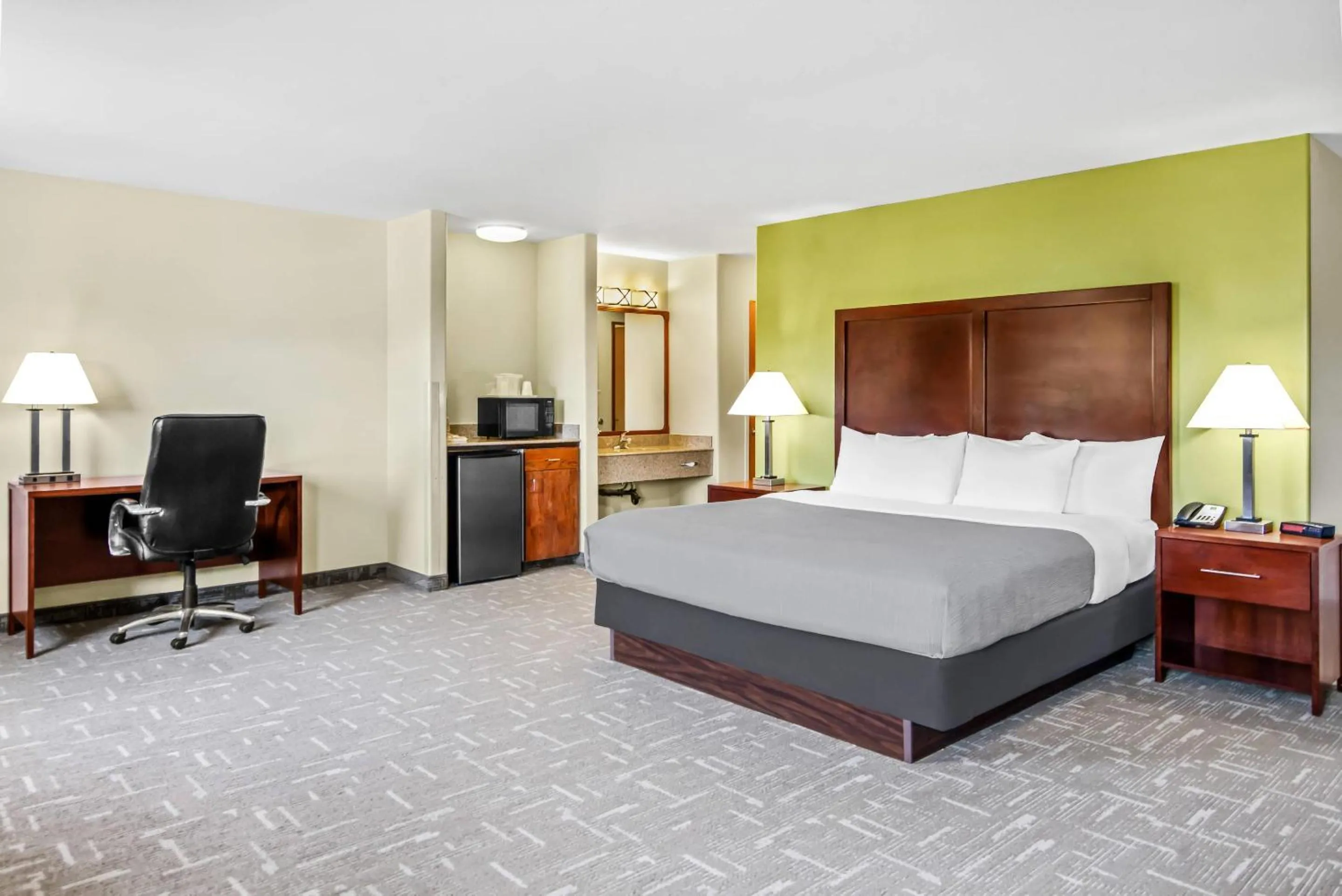 Bedroom, Bed in Quality Inn & Suites Vail Valley