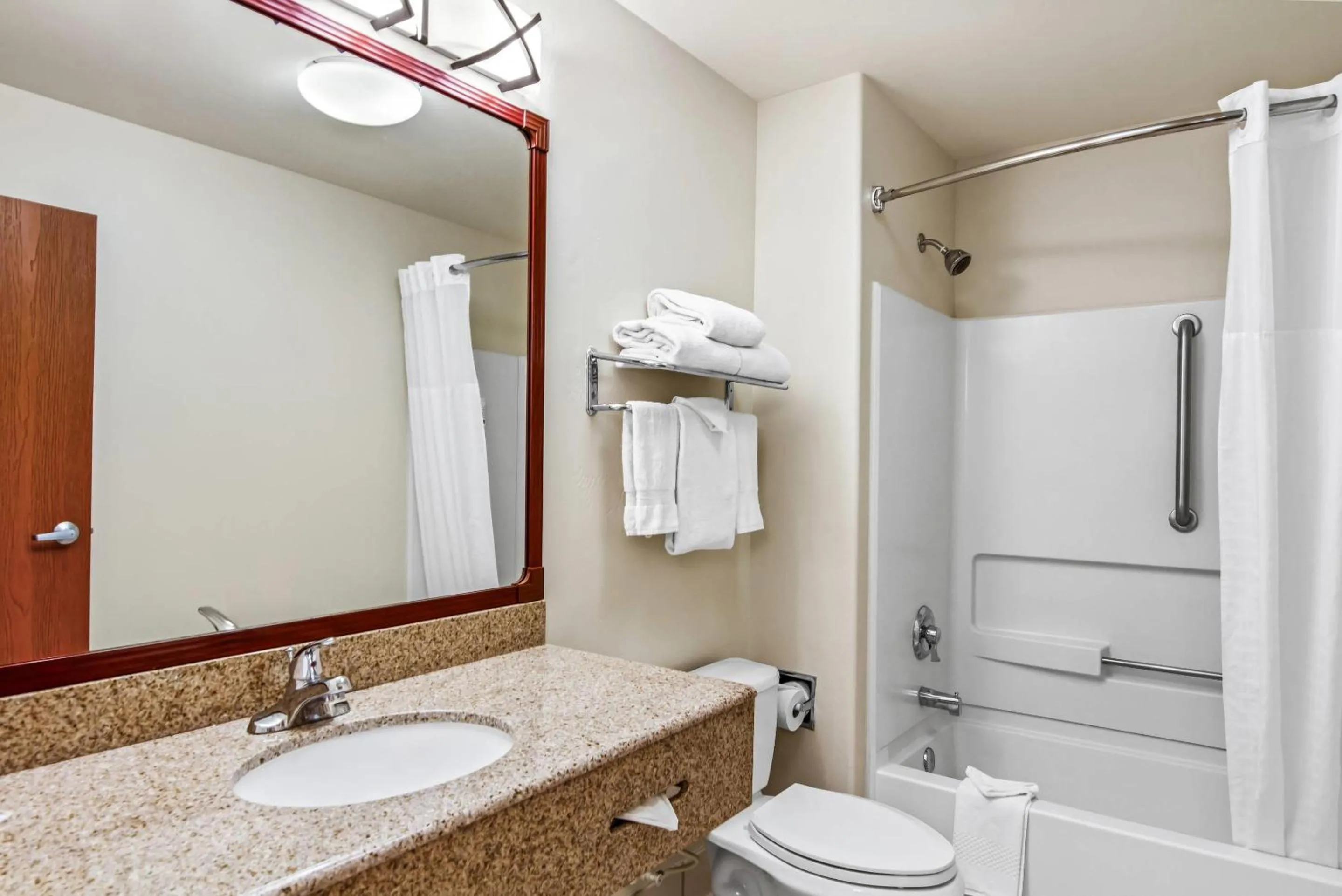 Bedroom in Quality Inn & Suites Vail Valley