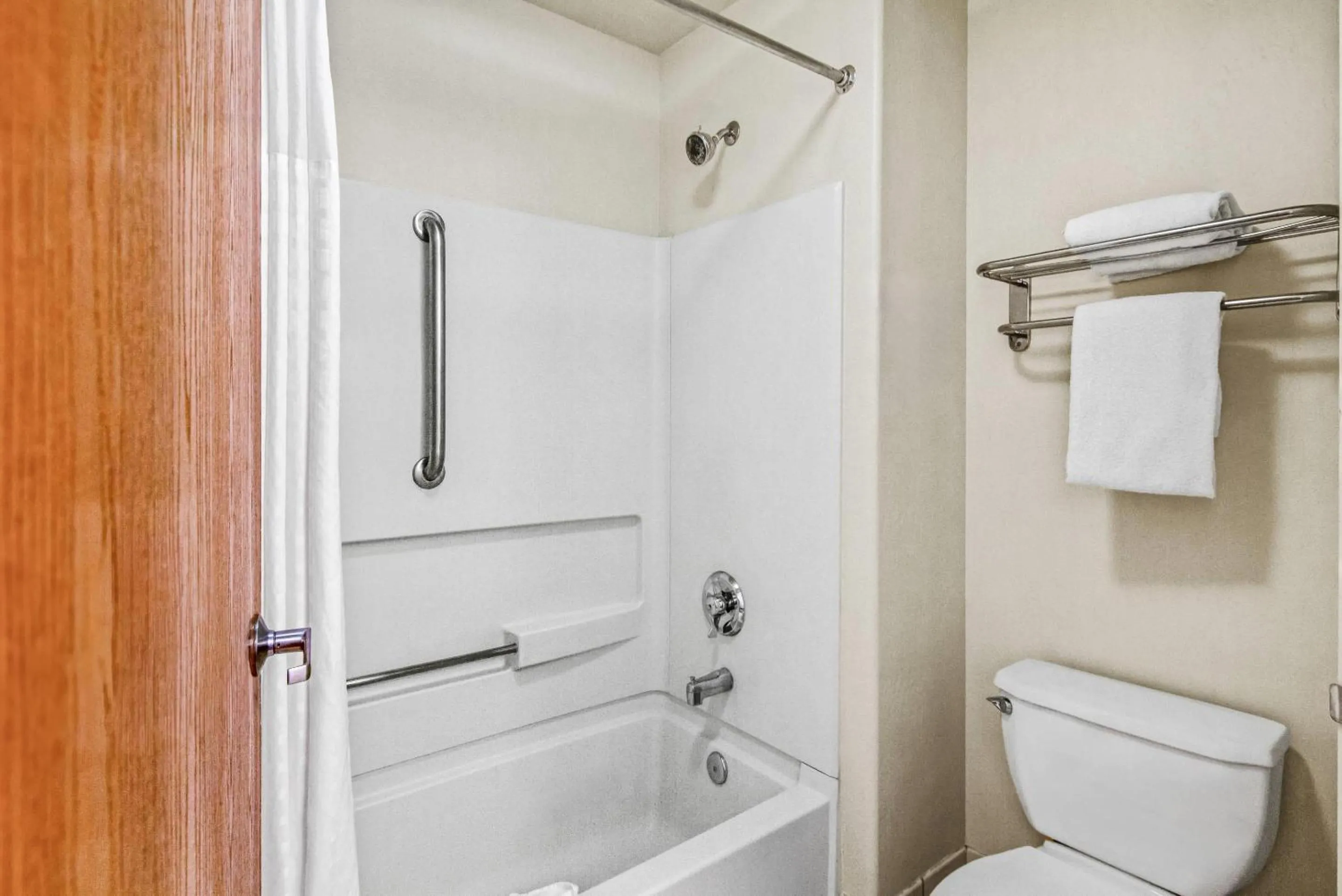 Bedroom in Quality Inn & Suites Vail Valley