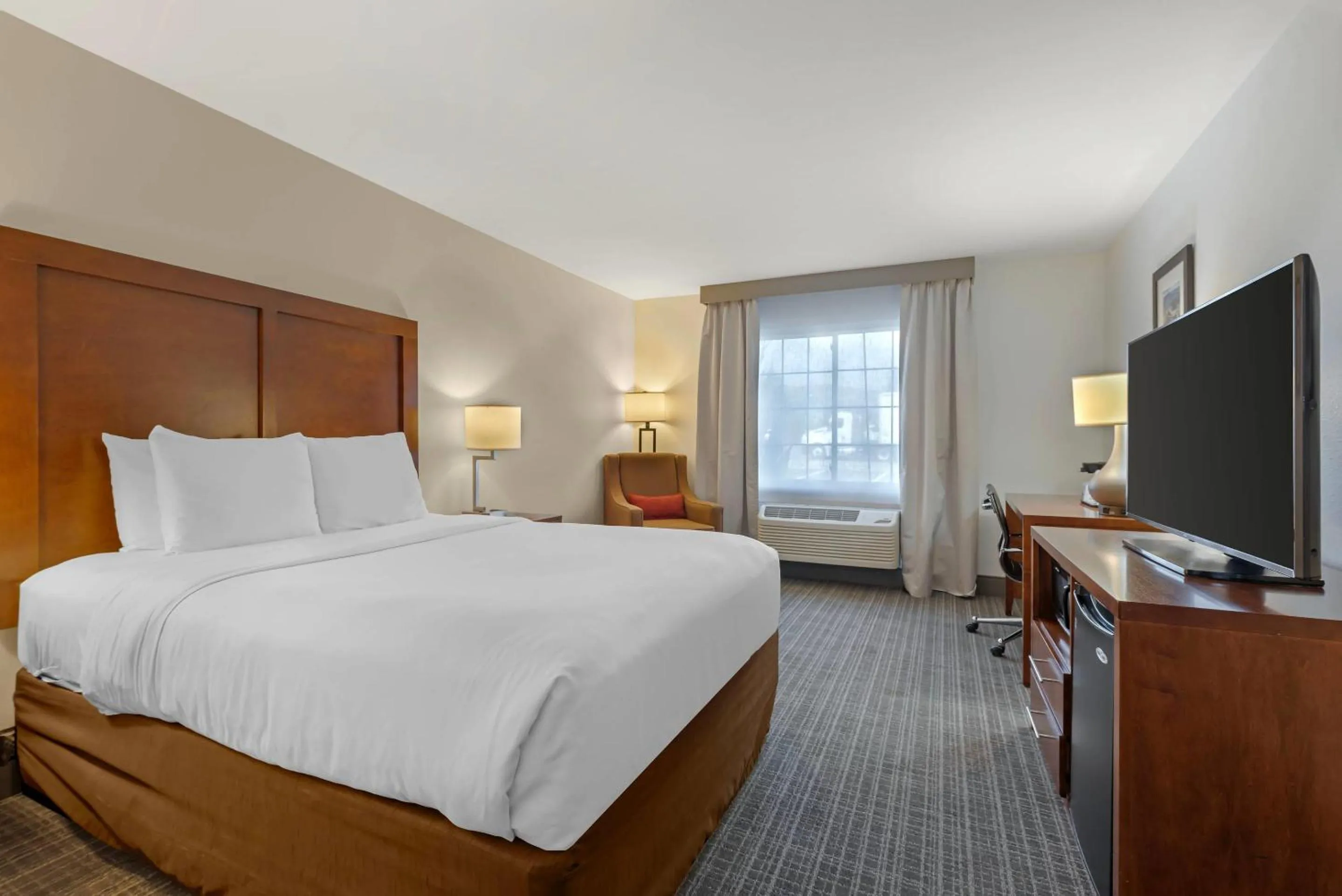 Bedroom, Bed in Comfort Inn & Suites Carbondale on the Roaring Fork