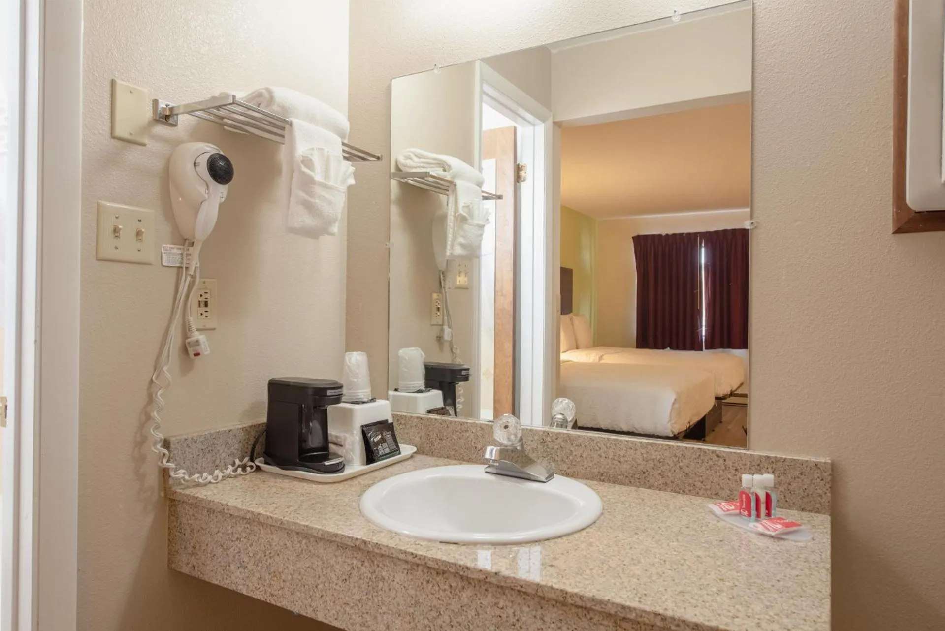 Econo Lodge Cortez near Mesa Verde