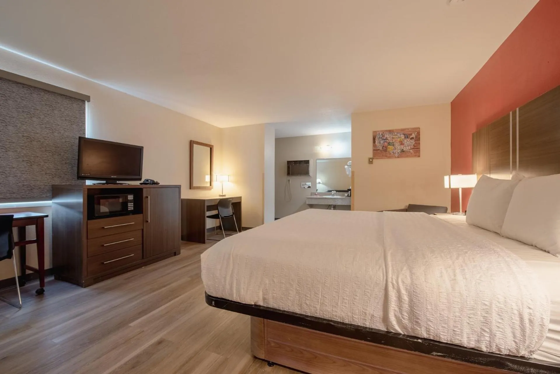 Bed in Econo Lodge Cortez near Mesa Verde