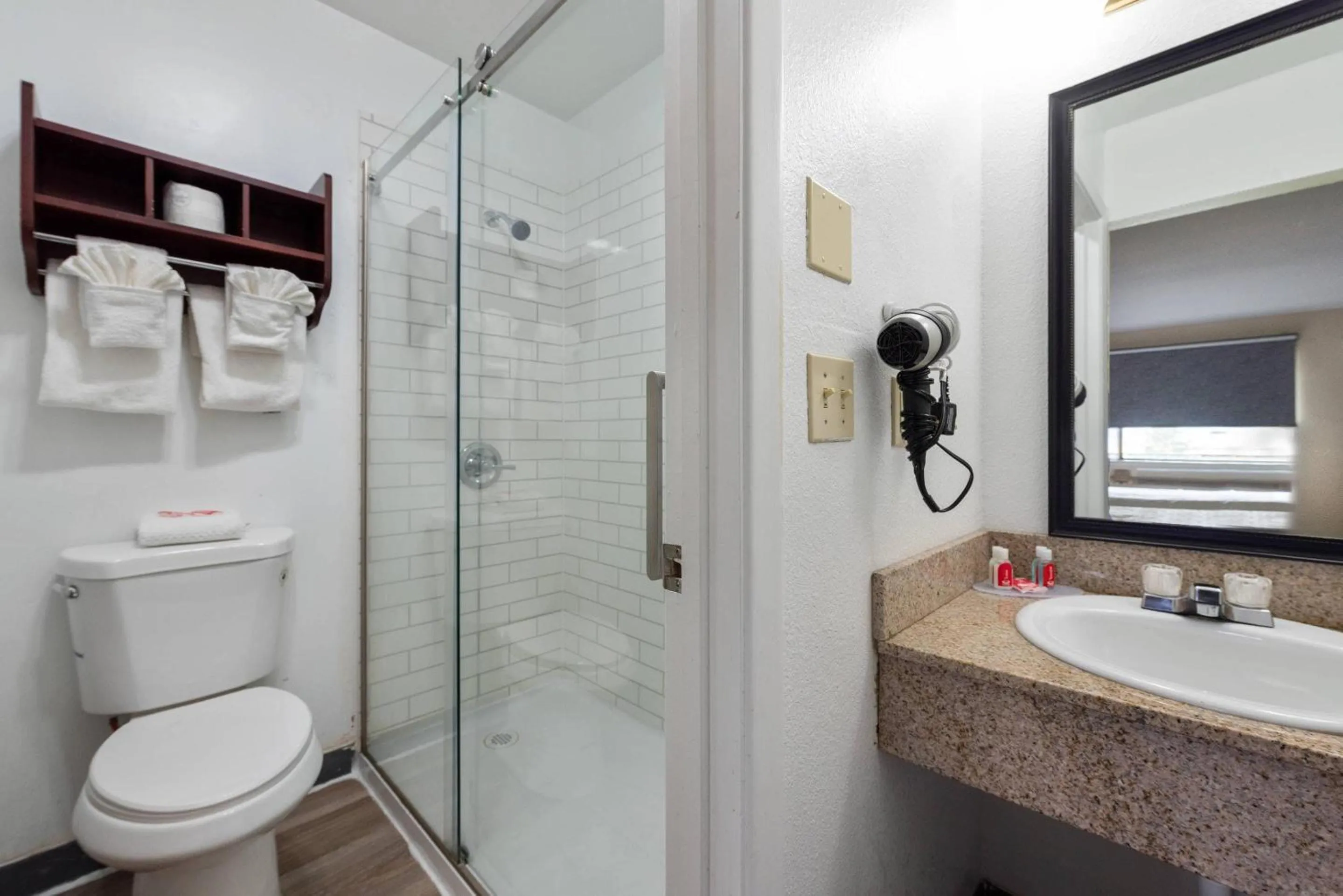Bedroom in Econo Lodge Cortez near Mesa Verde