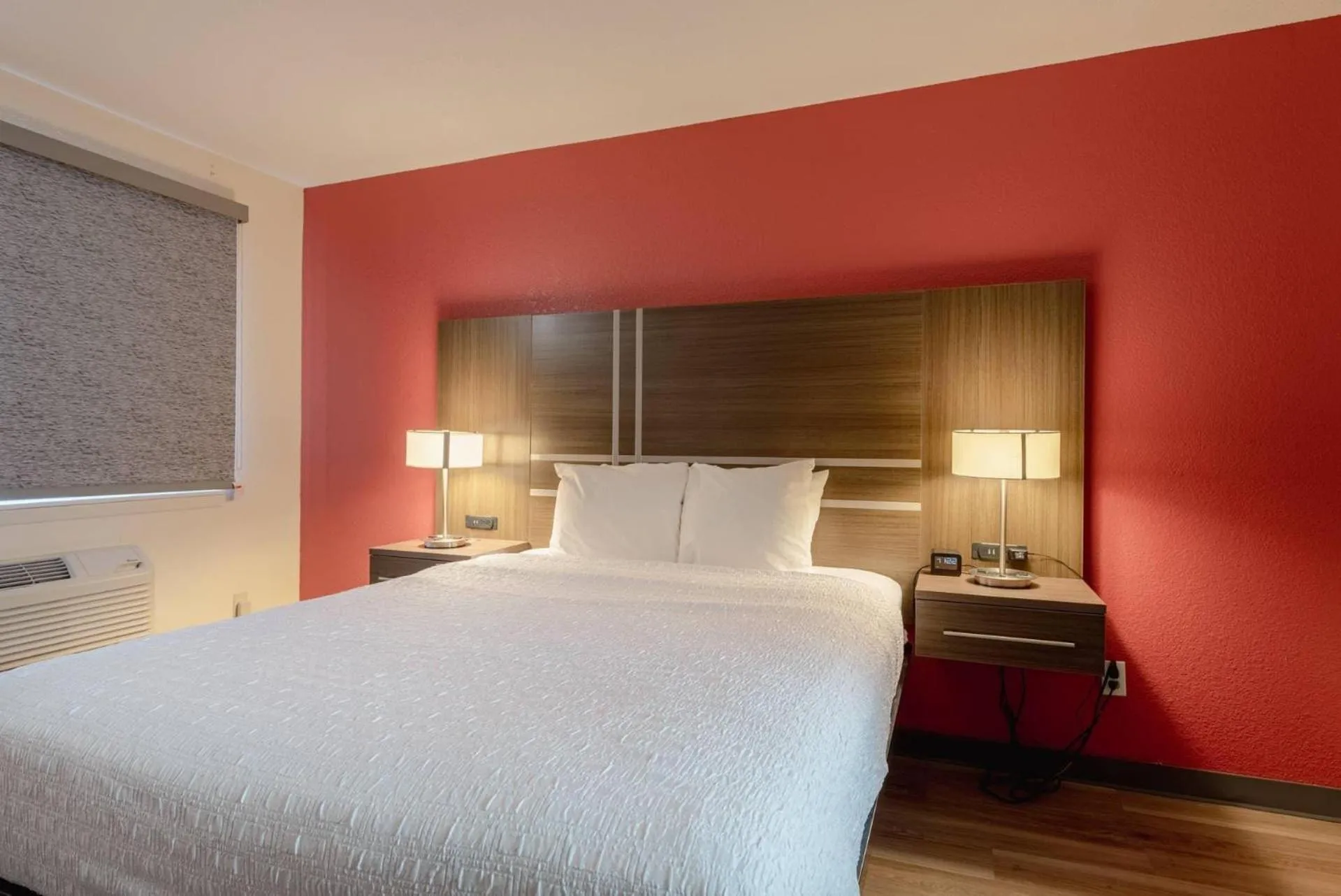 Bedroom, Bed in Econo Lodge Cortez near Mesa Verde