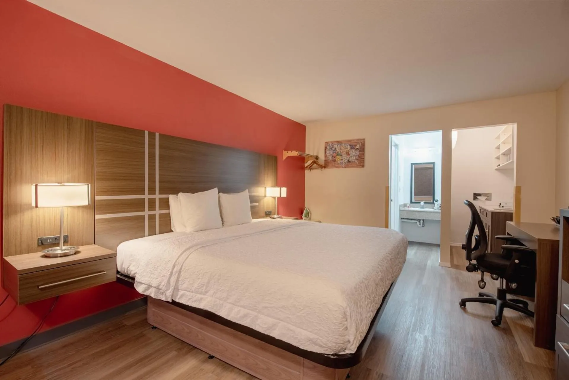 Bed in Econo Lodge Cortez near Mesa Verde