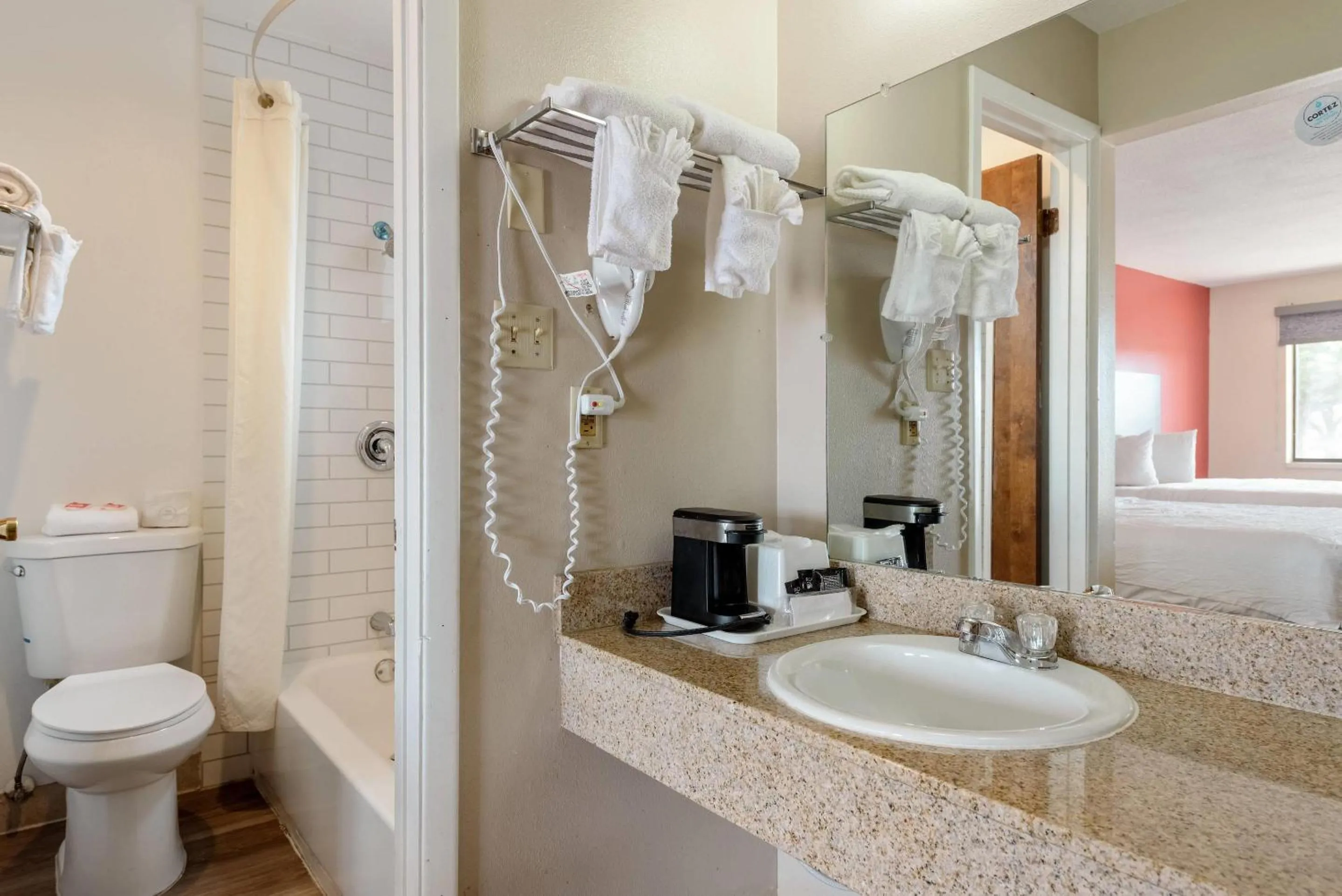 Bedroom in Econo Lodge Cortez near Mesa Verde